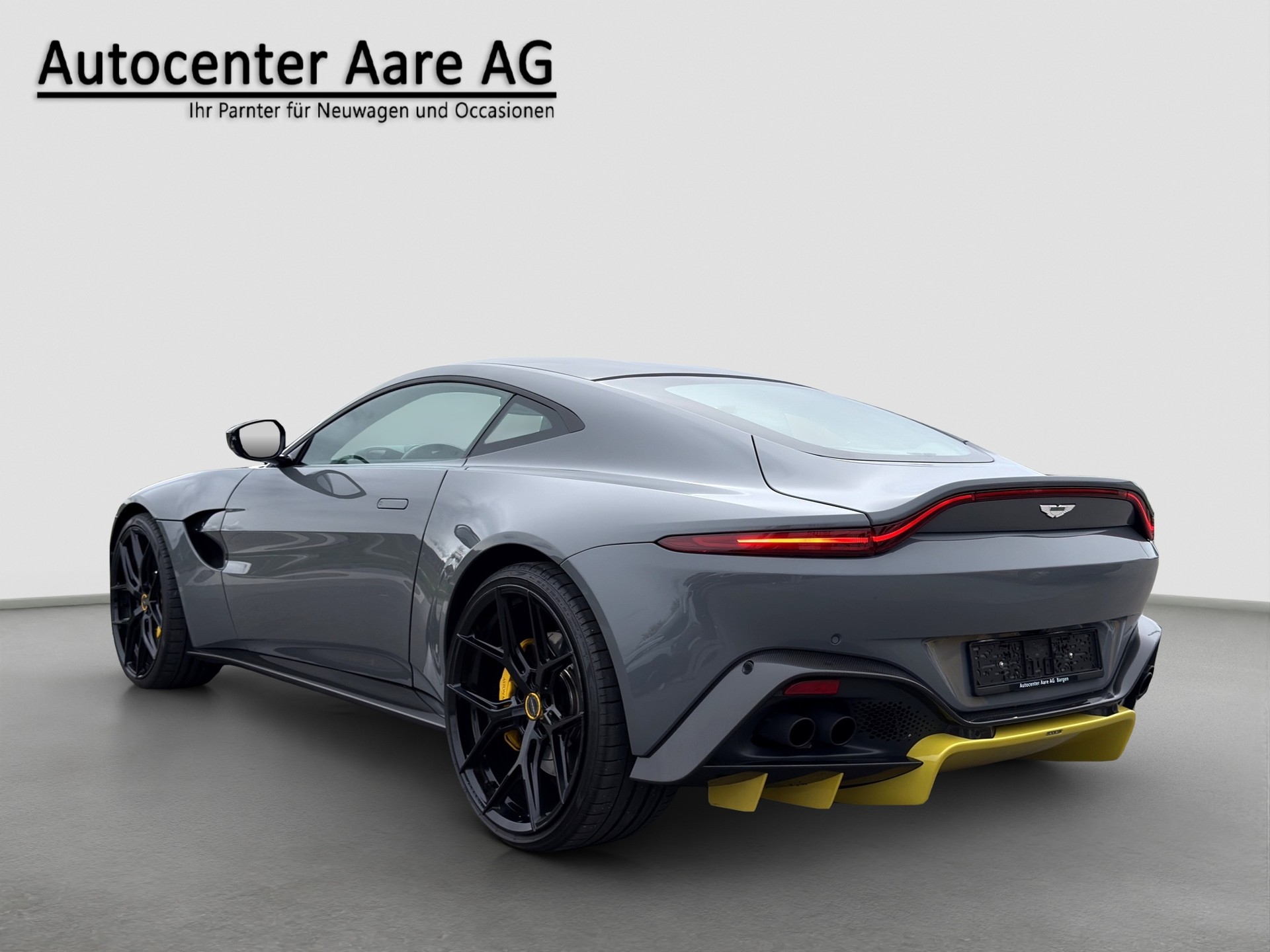 ASTON MARTIN V8 Vantage 4.0 Coupé-image-4