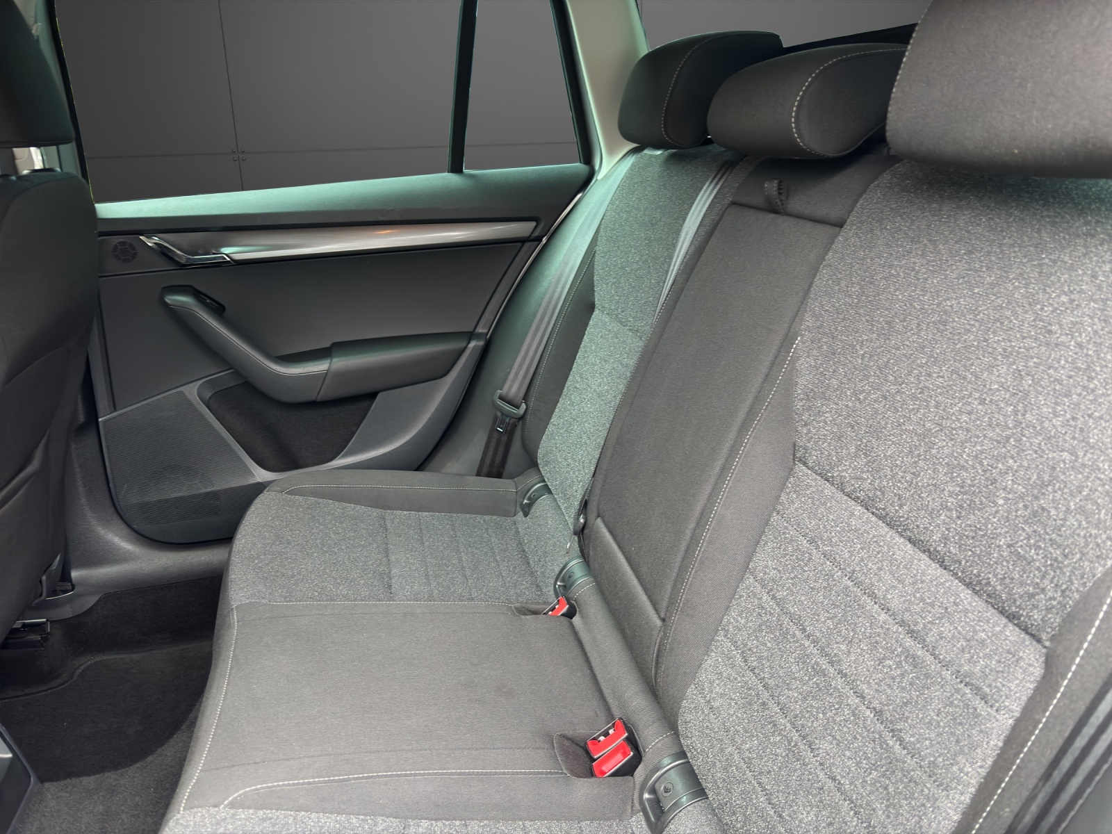 SKODA Octavia Combi 2.0 TSI Soleil 4x4 DSG-image-10
