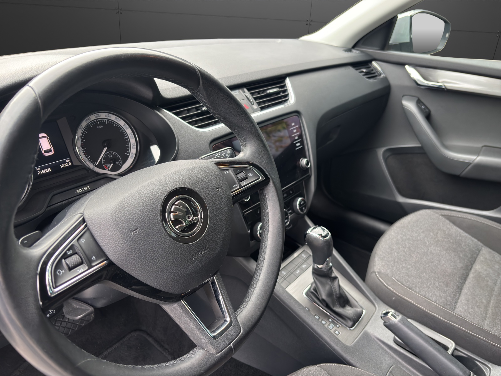 SKODA Octavia Combi 2.0 TSI Soleil 4x4 DSG-image-4