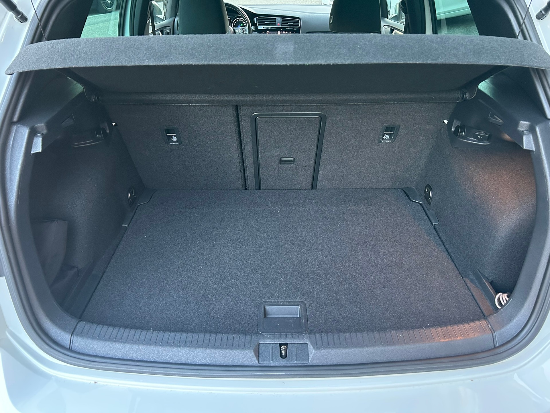 VW Golf VII 2.0 TSI R DSG 4Motion-image-13