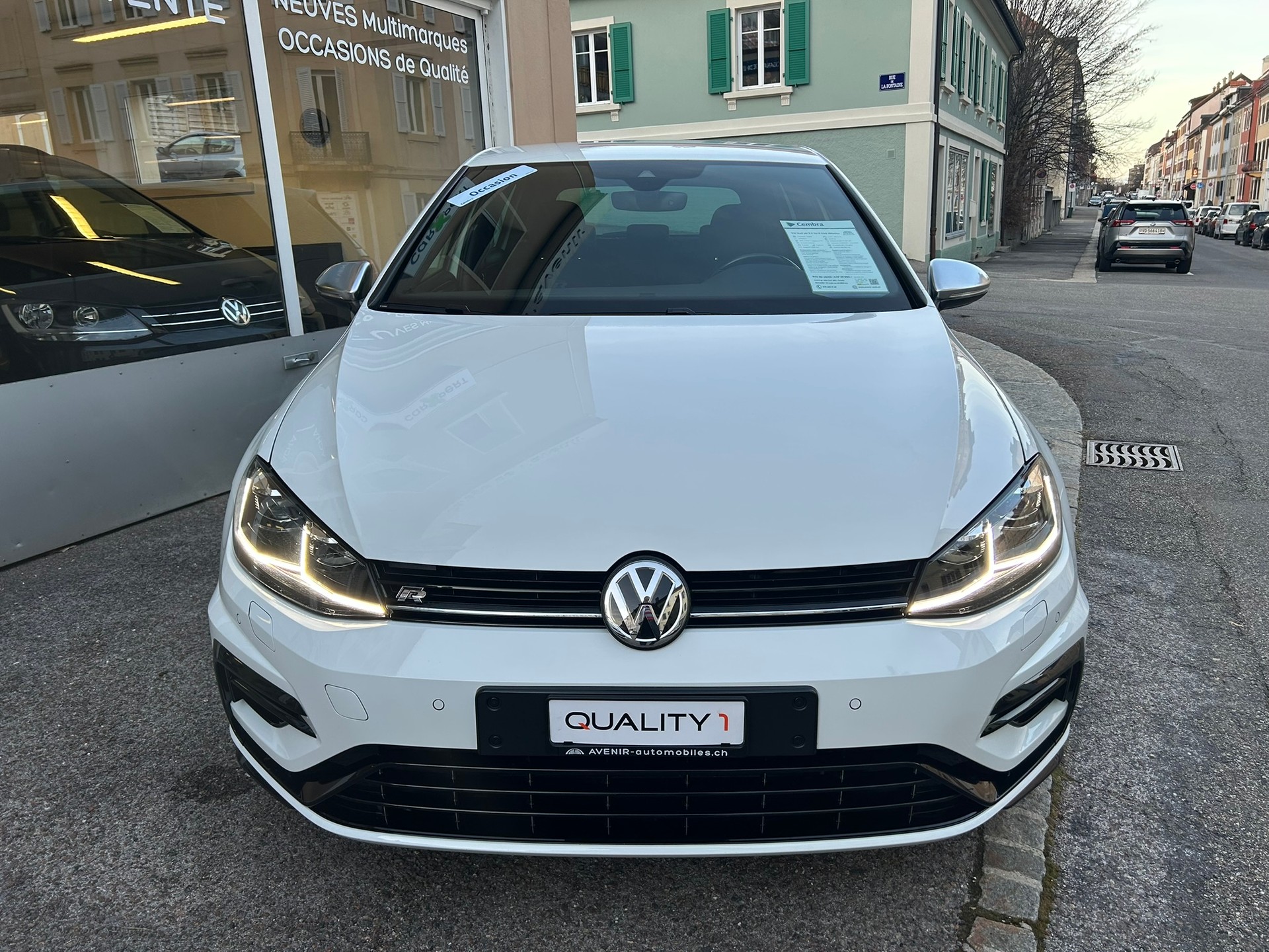 VW Golf VII 2.0 TSI R DSG 4Motion-image-4