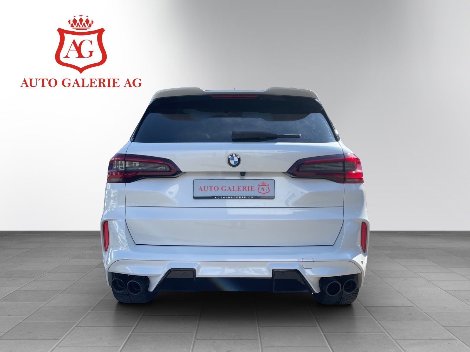 BMW X5M Steptronic-showroom-element-3
