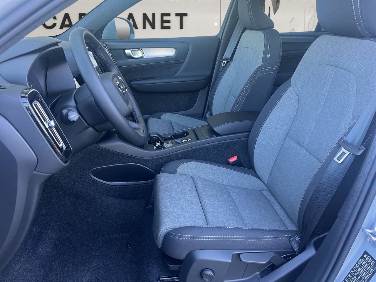 VOLVO XC40 2.0 B3 MH Core .-image-11