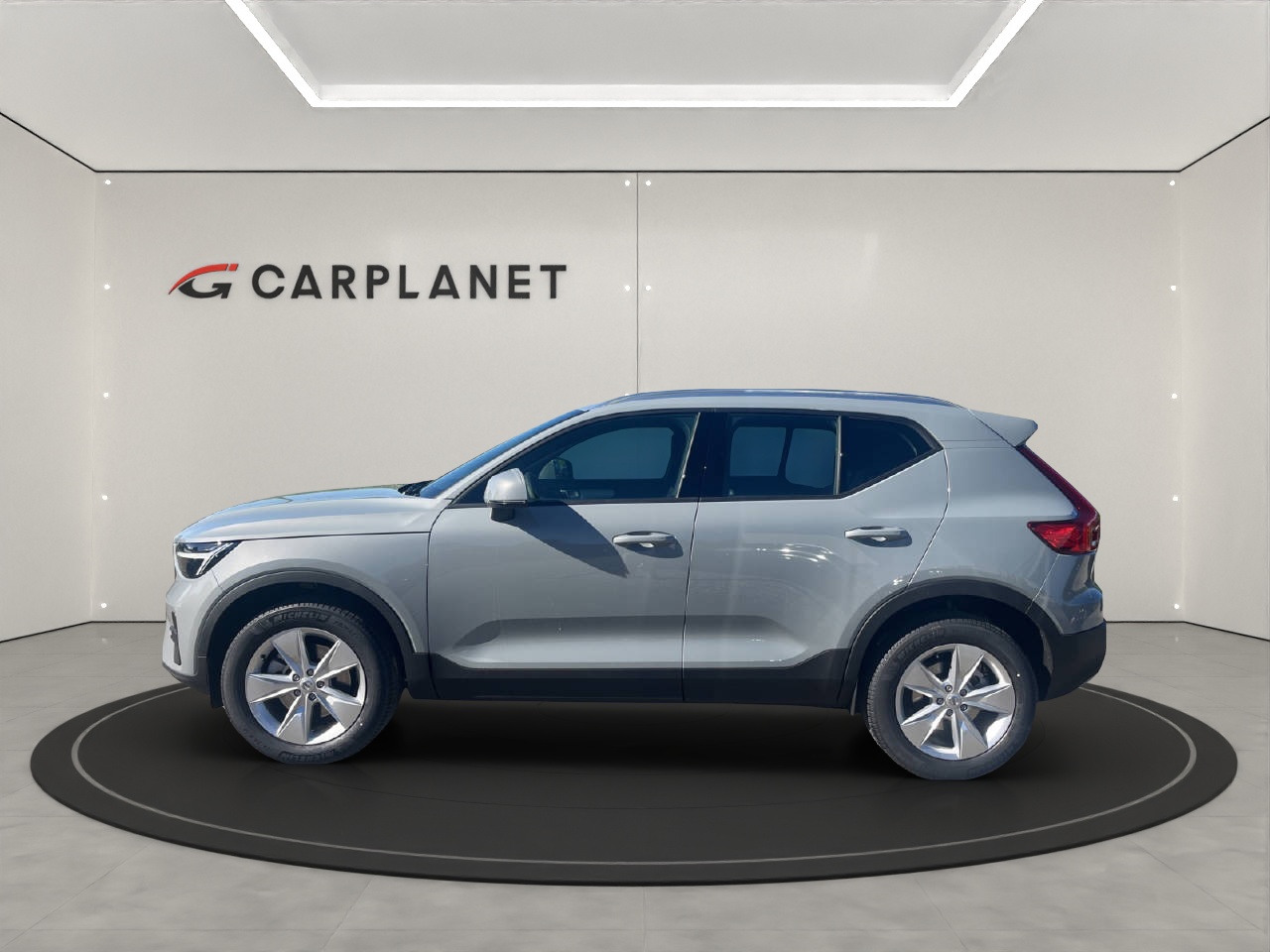 VOLVO XC40 2.0 B3 MH Core .-showroom-element-1