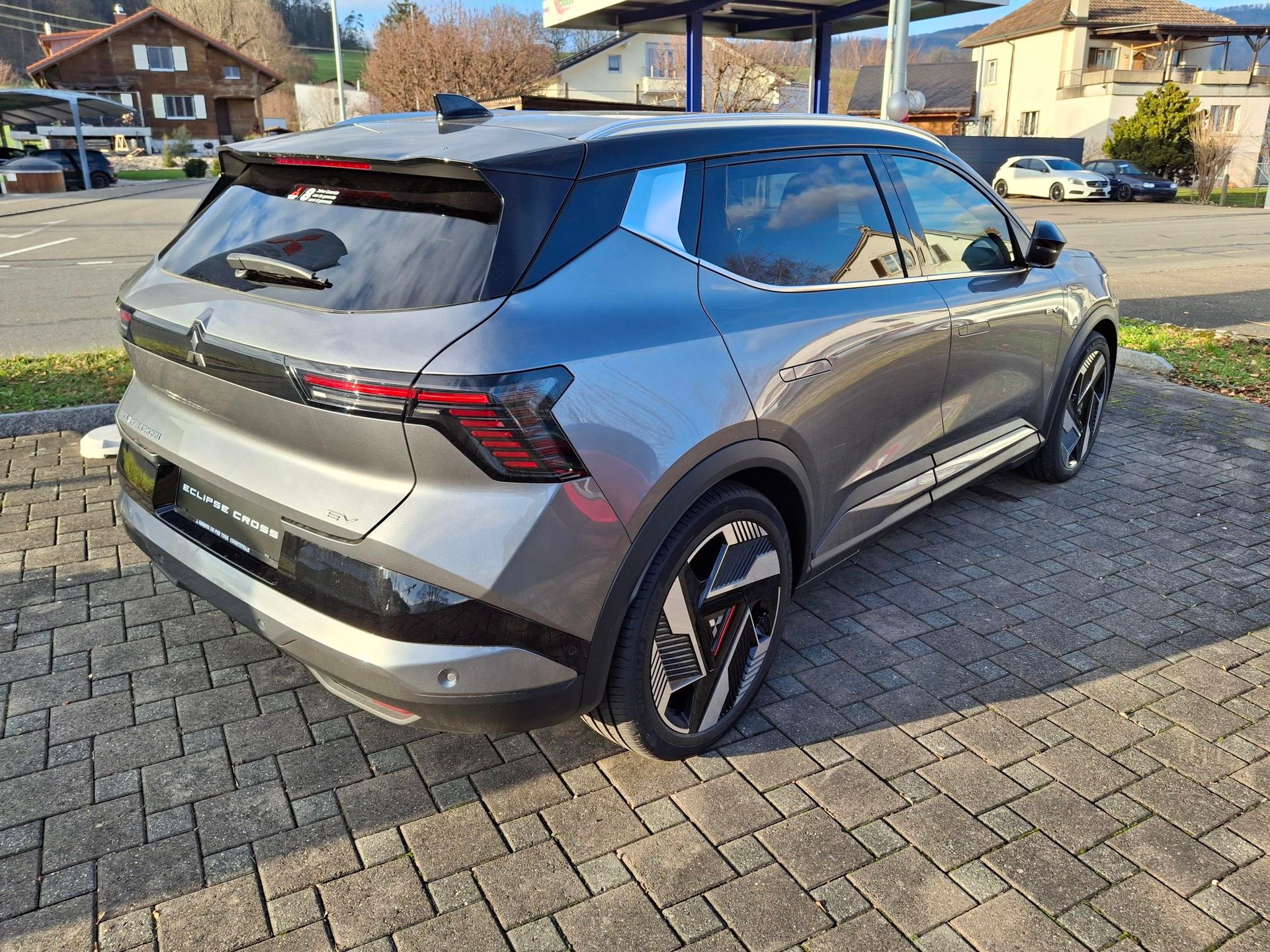 MITSUBISHI Eclipse Cross BEV 87kWh Instyle-image-2