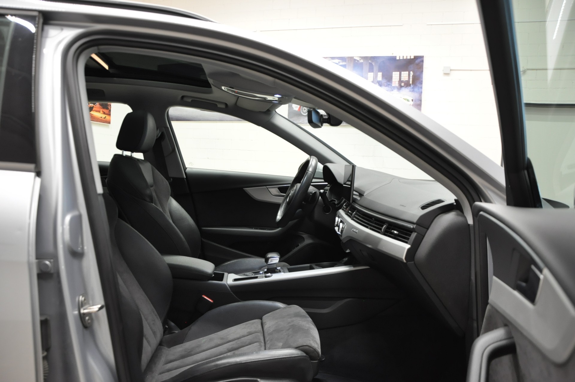 AUDI A4 Avant 40 TDI Attraction quattro S-tronic-image-15
