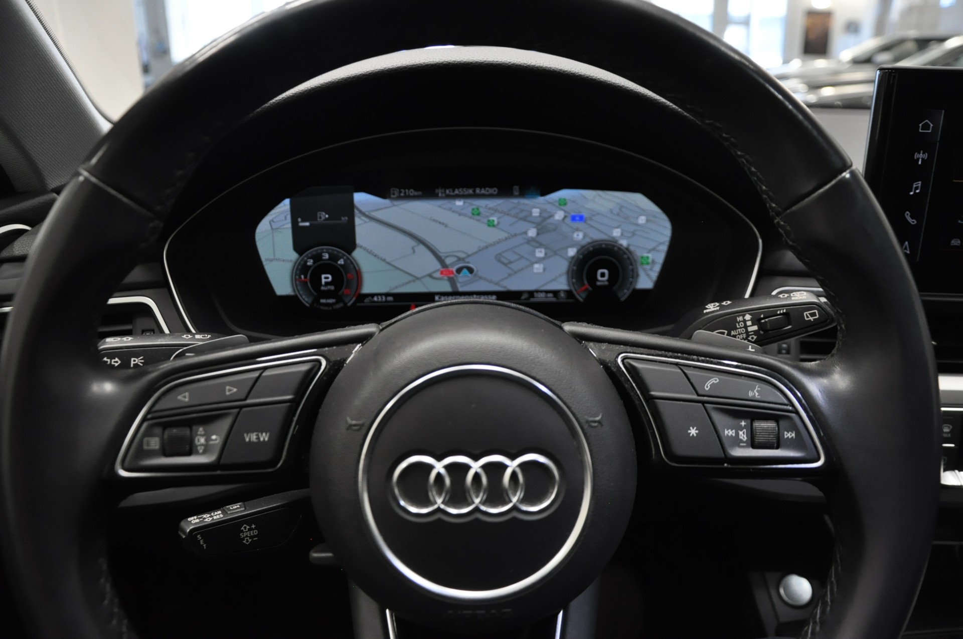 AUDI A4 Avant 40 TDI Attraction quattro S-tronic-image-20