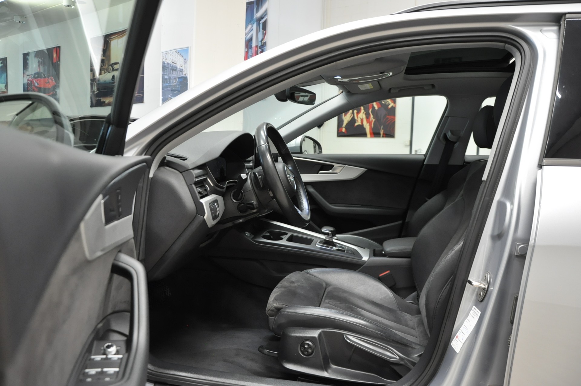 AUDI A4 Avant 40 TDI Attraction quattro S-tronic-image-9