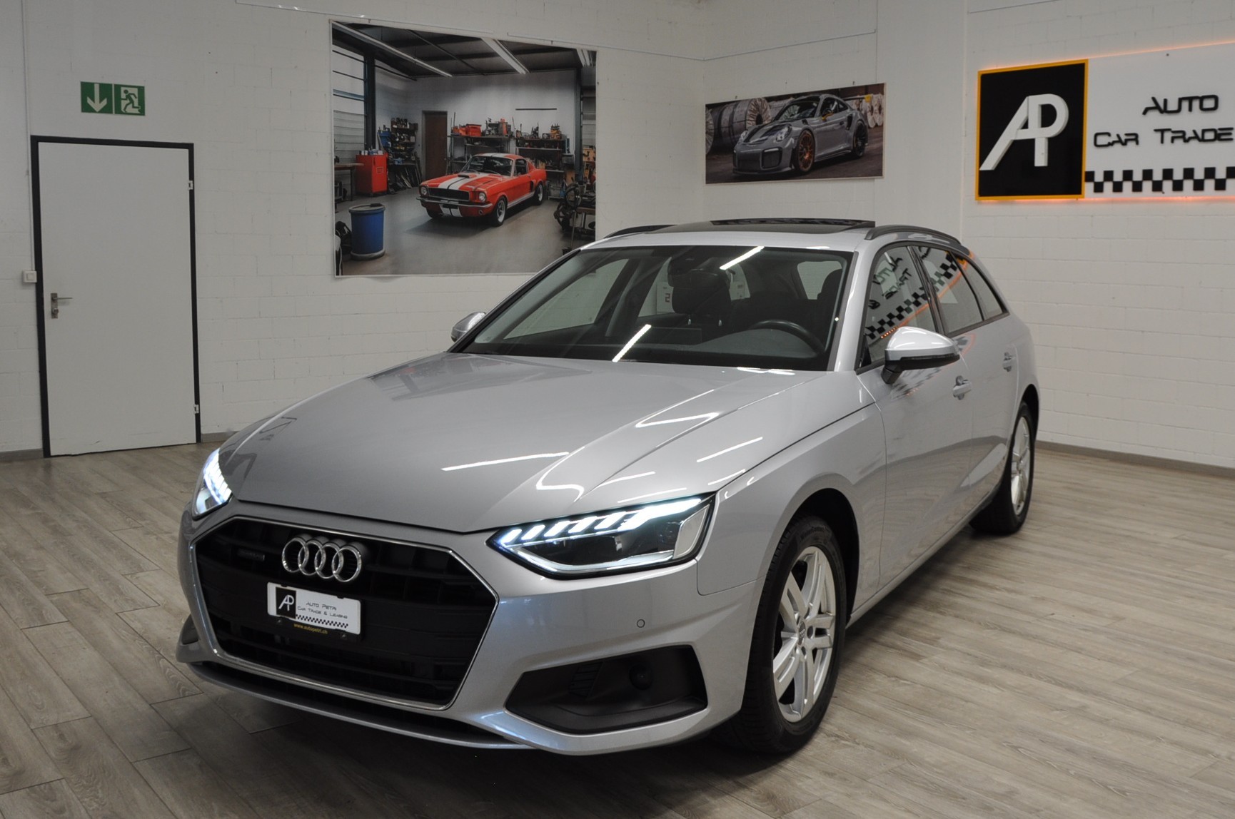 AUDI A4 Avant 40 TDI Attraction quattro S-tronic-image-8