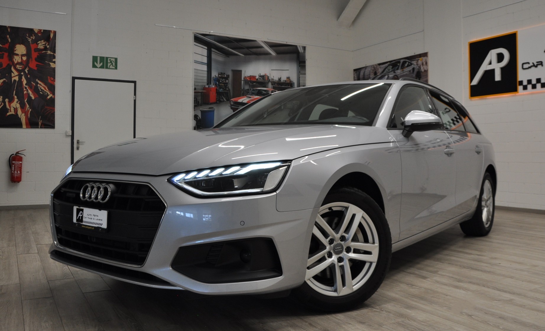AUDI A4 Avant 40 TDI Attraction quattro S-tronic-showroom-element-1
