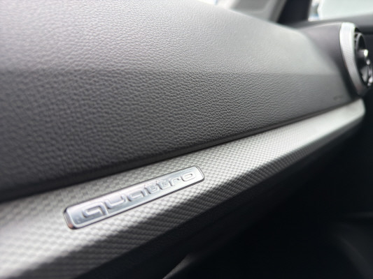 AUDI Q2 40 TFSI adv Attra qu-image-10