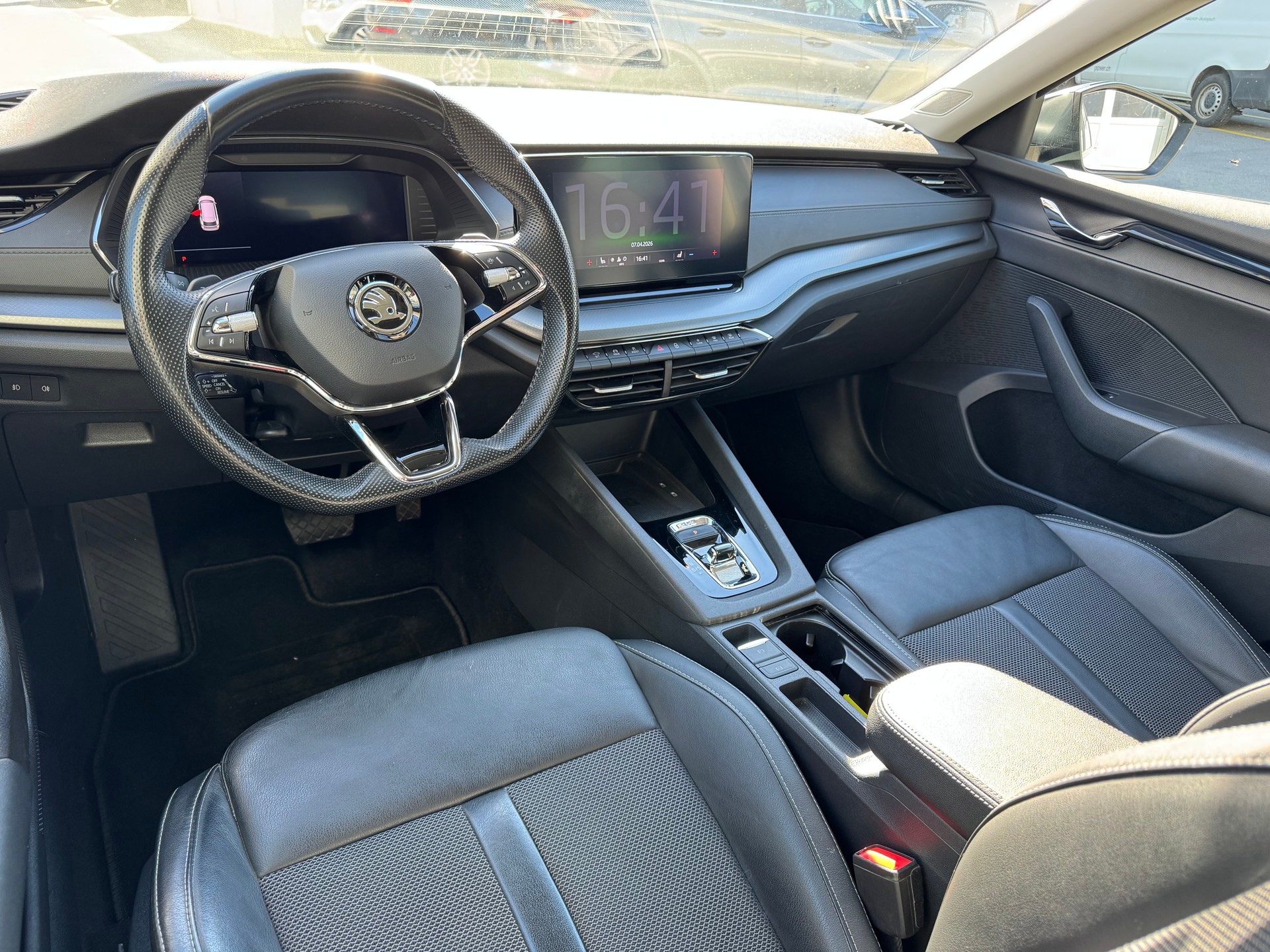 SKODA Octavia Combi 2.0 TDI DSG Ambition 4x4-image-7