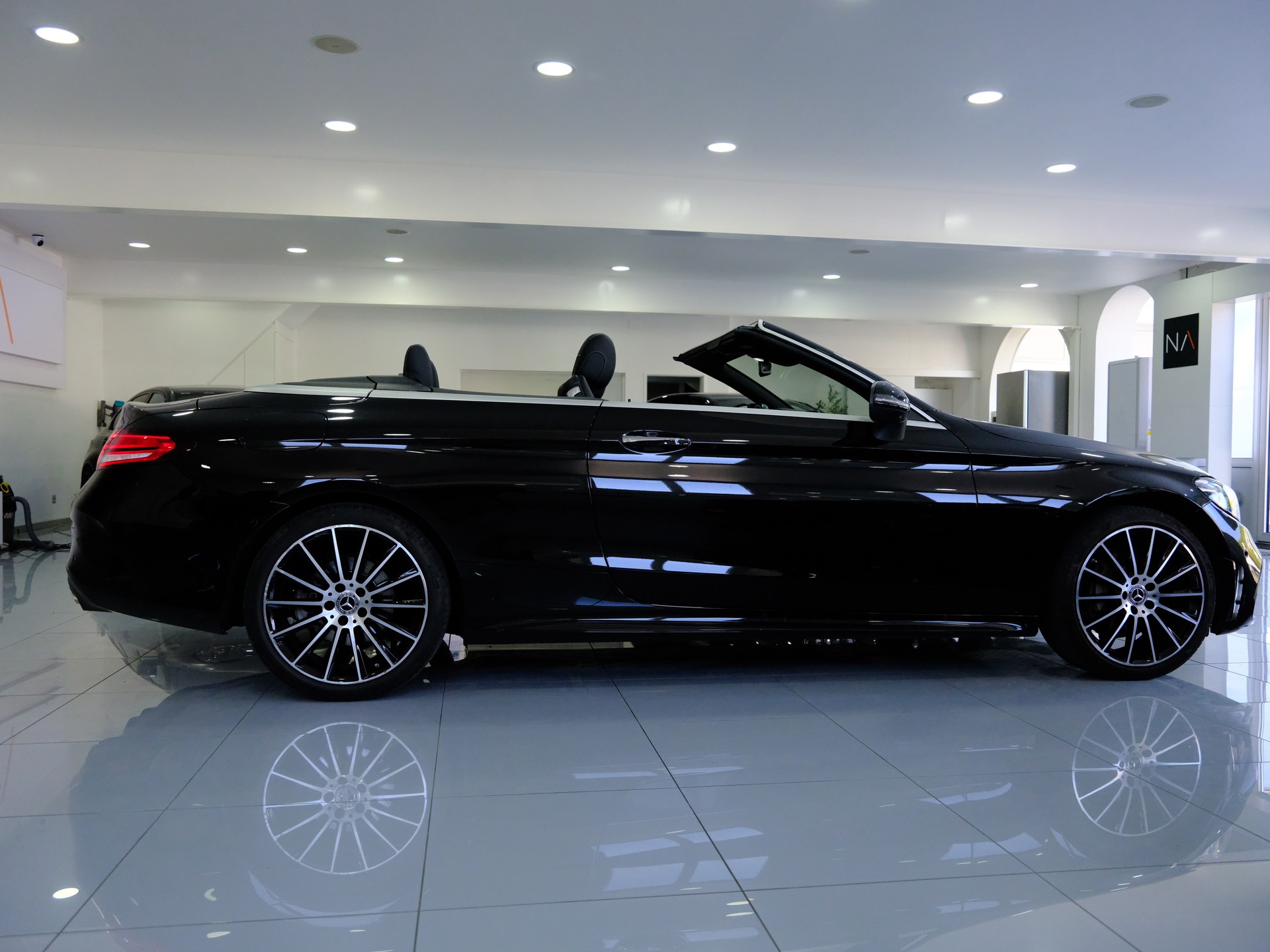 MERCEDES-BENZ C 200 Cabriolet 4Matic 9G-Tronic-image-7