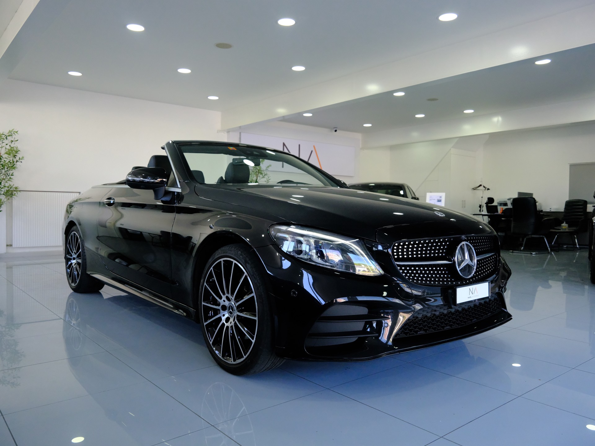 MERCEDES-BENZ C 200 Cabriolet 4Matic 9G-Tronic-showroom-element-1
