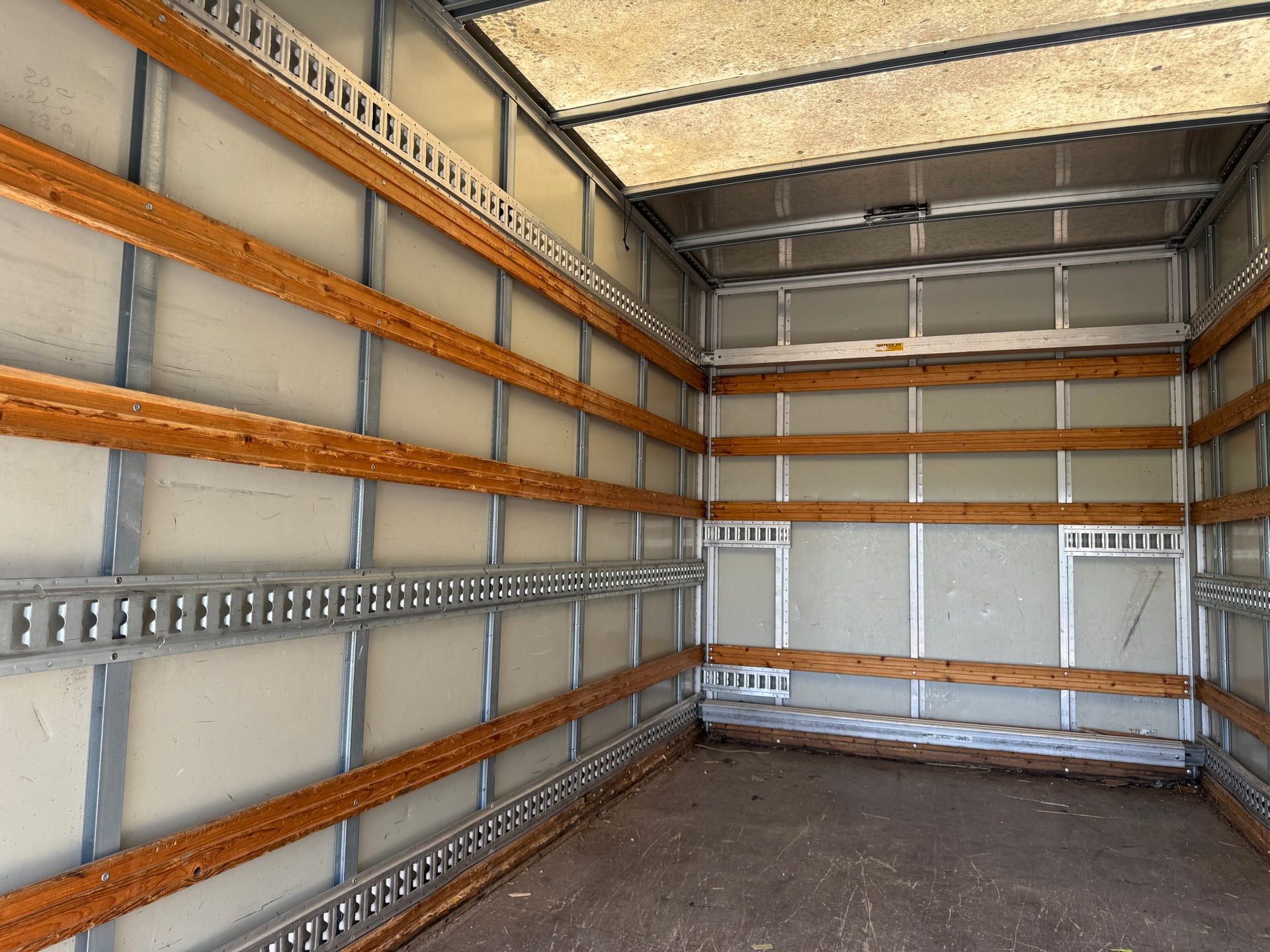 VW Crafter 35 2.5 TDI 109 PS-image-14