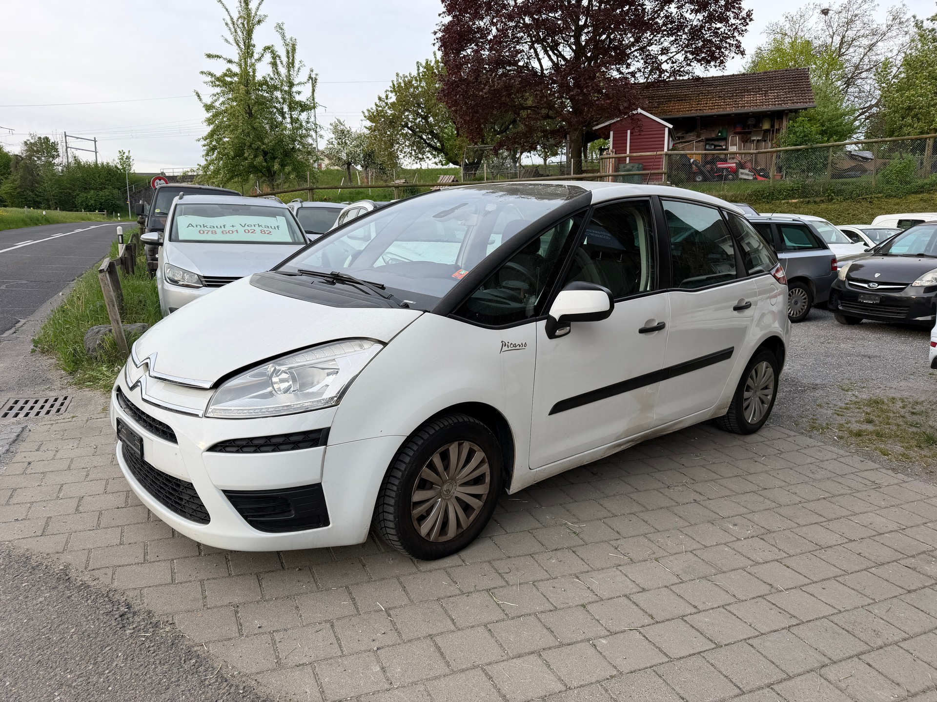 CITROEN C4 Picasso 1.6i 16V Attraction-image-2