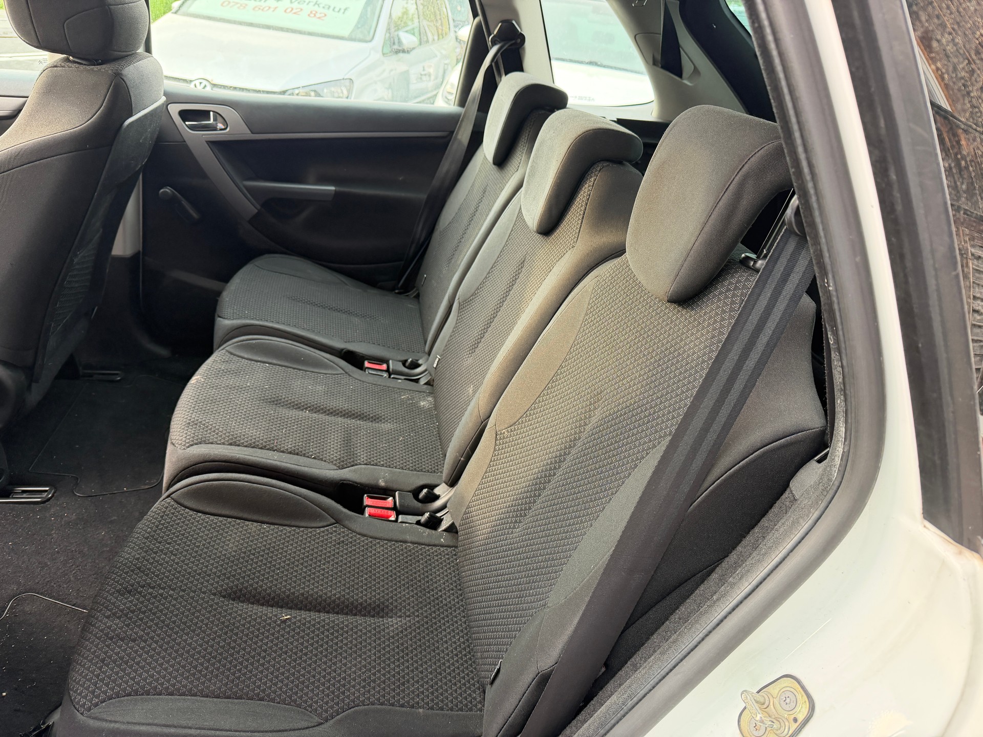 CITROEN C4 Picasso 1.6i 16V Attraction-image-8
