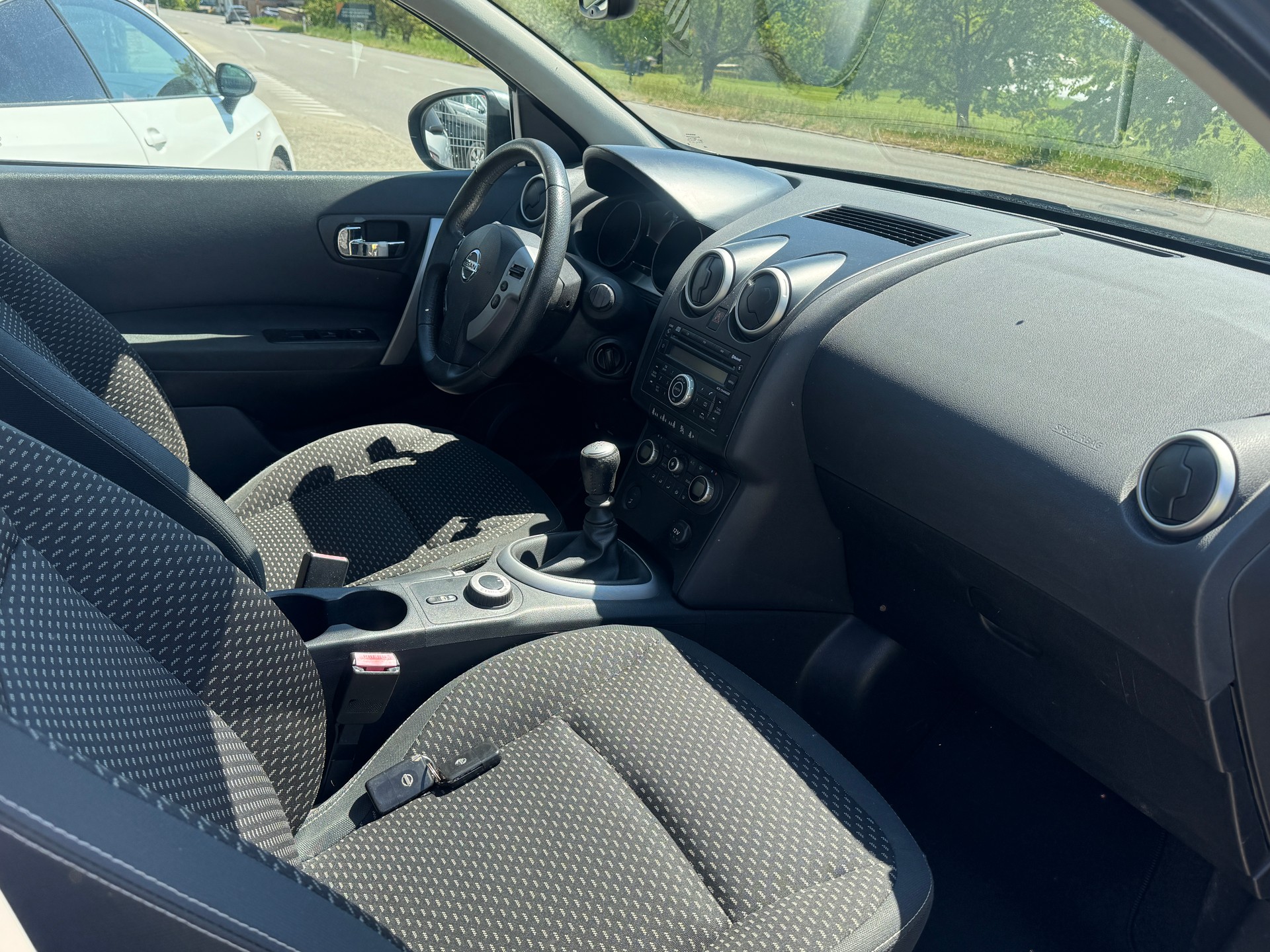 NISSAN Qashqai 2.0 4WD visia-image-7