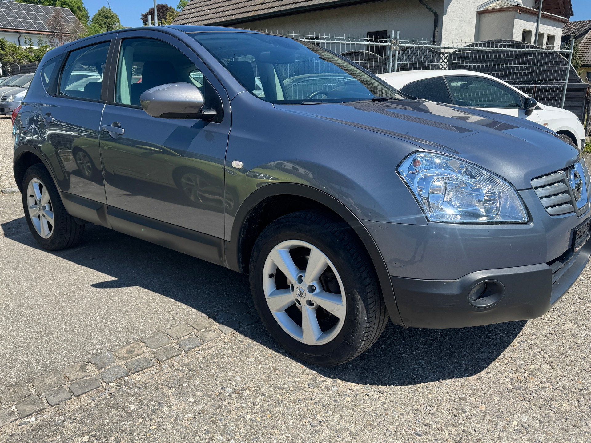 NISSAN Qashqai 2.0 4WD visia-image-1