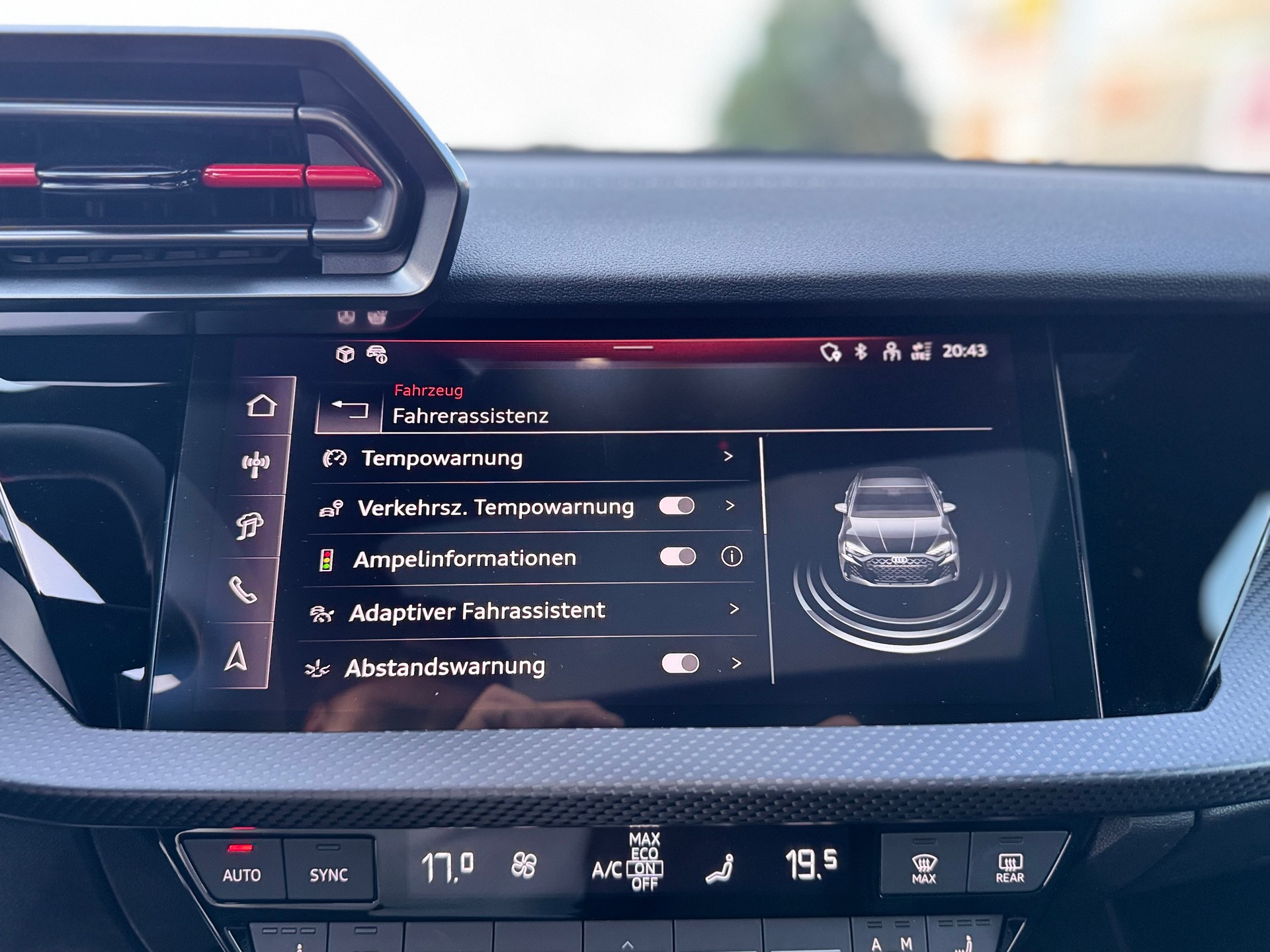 AUDI RS3 Limousine 2.5 TSI quattro S-tronic ° Vollausstattung inkl. Carbon RS Exterieur °-image-20