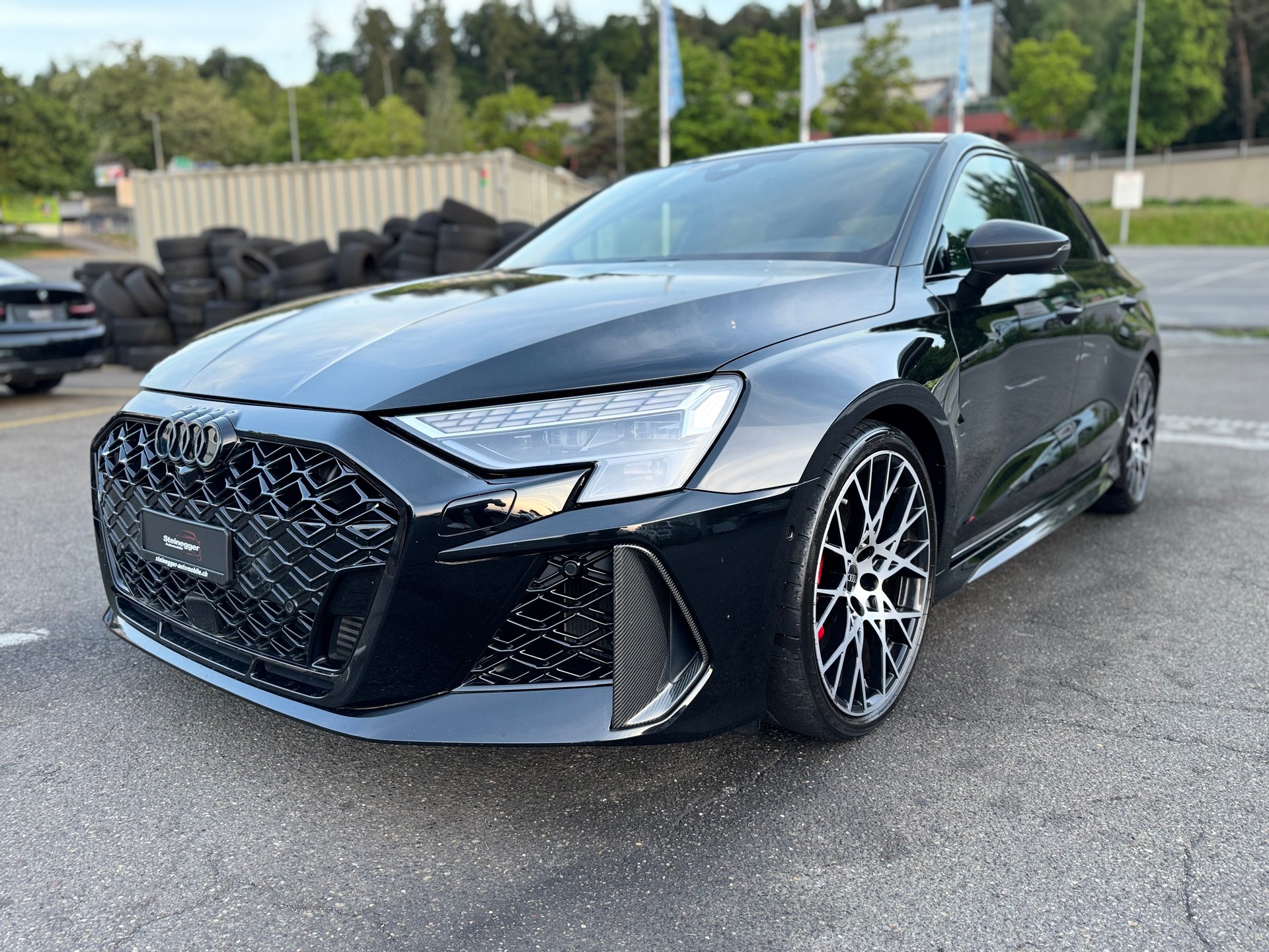 AUDI RS3 Limousine 2.5 TSI quattro S-tronic ° Vollausstattung inkl. Carbon RS Exterieur °-image-5