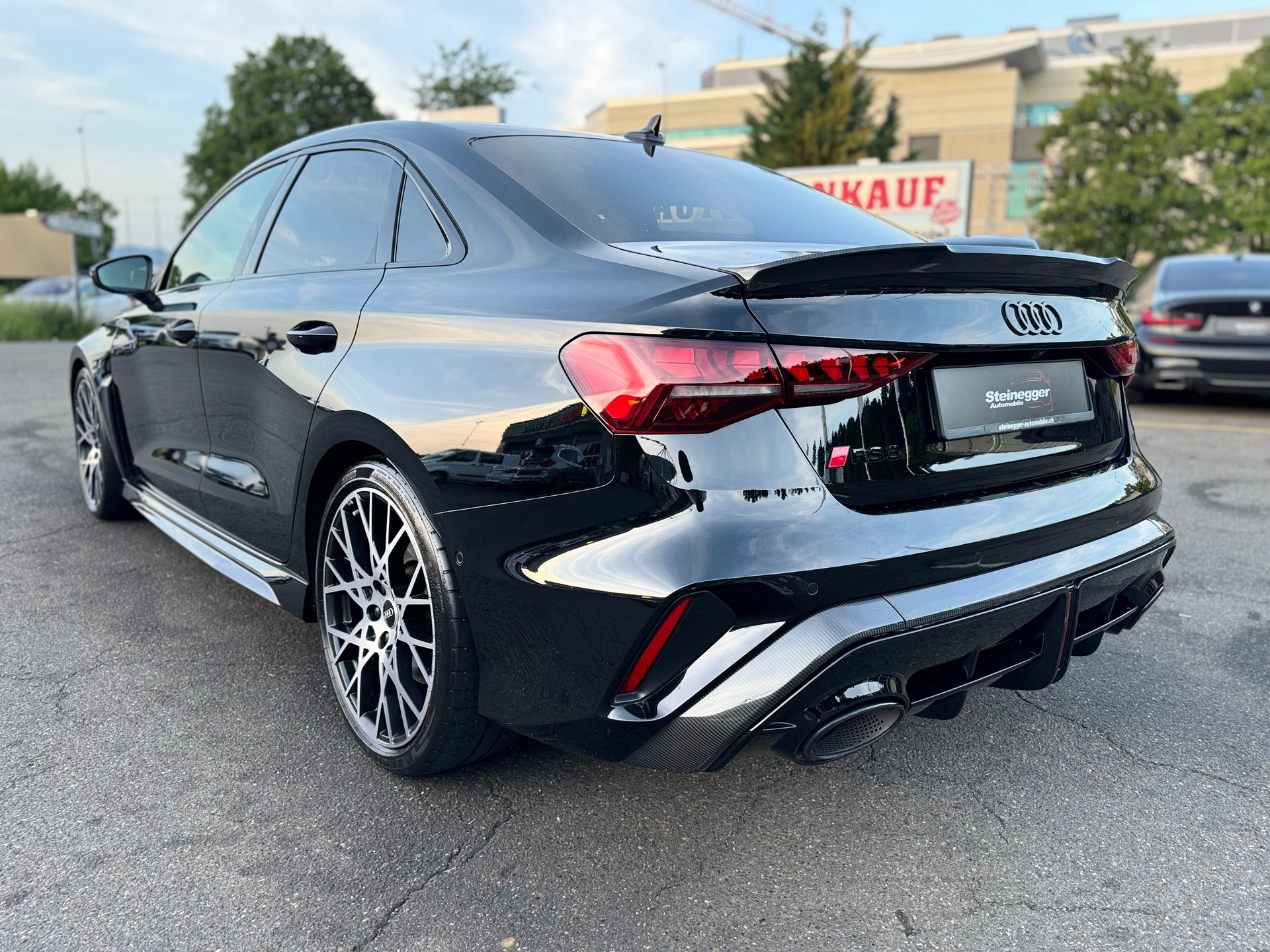 AUDI RS3 Limousine 2.5 TSI quattro S-tronic ° Vollausstattung inkl. Carbon RS Exterieur °-image-7
