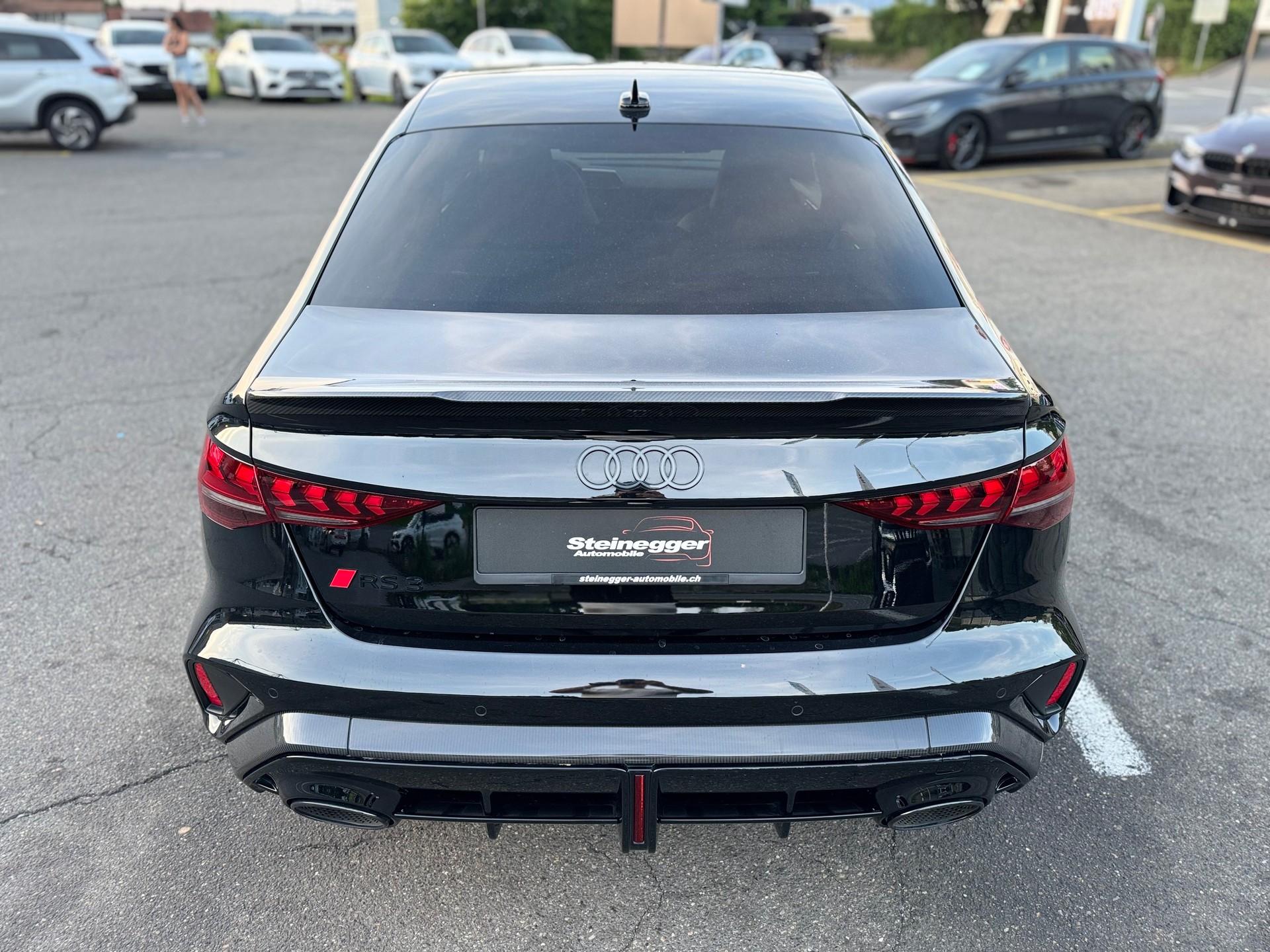 AUDI RS3 Limousine 2.5 TSI quattro S-tronic ° Vollausstattung inkl. Carbon RS Exterieur °-image-8