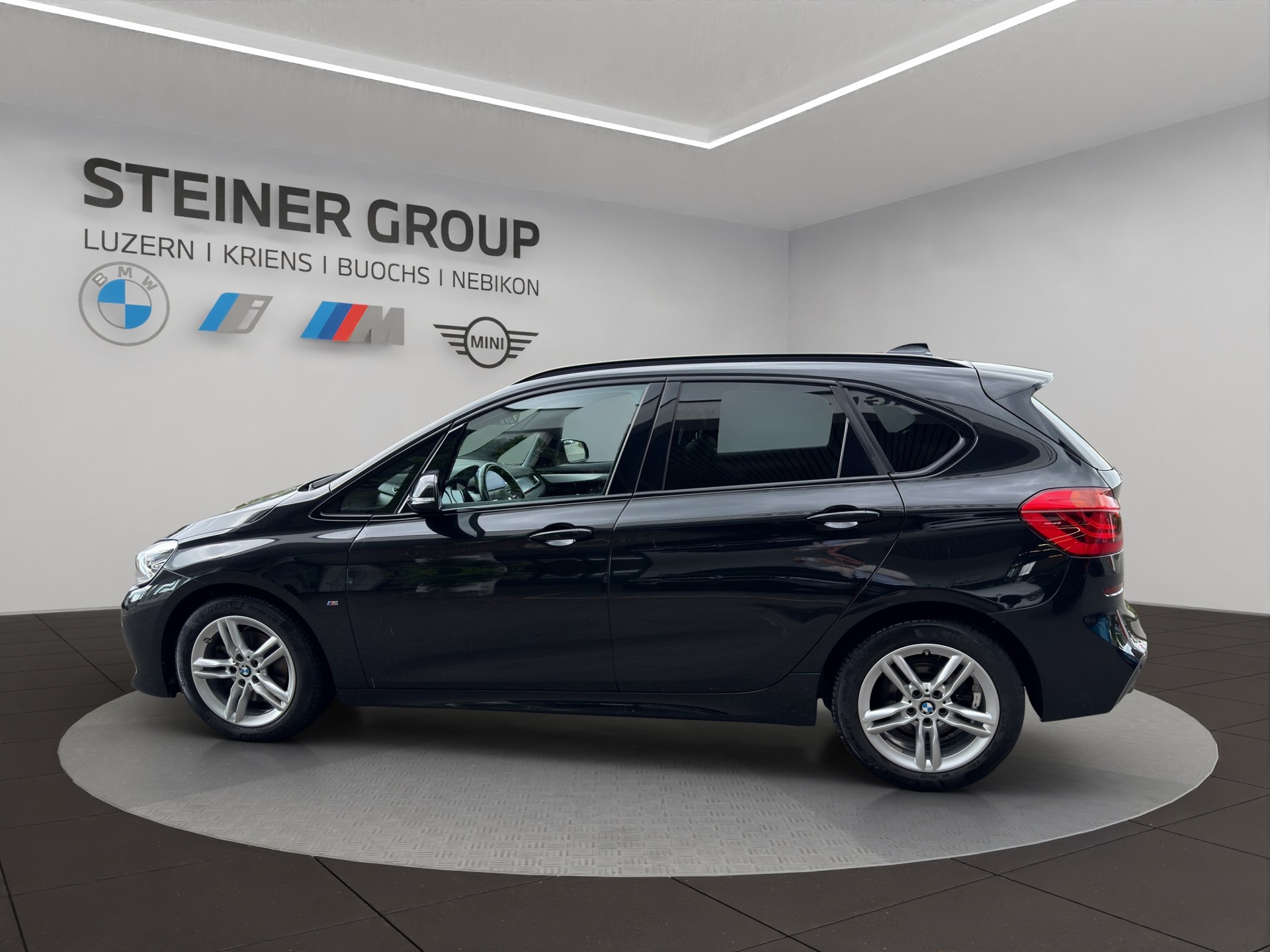 BMW 218d xDrive Active Tourer Steptronic M Sport-image-7