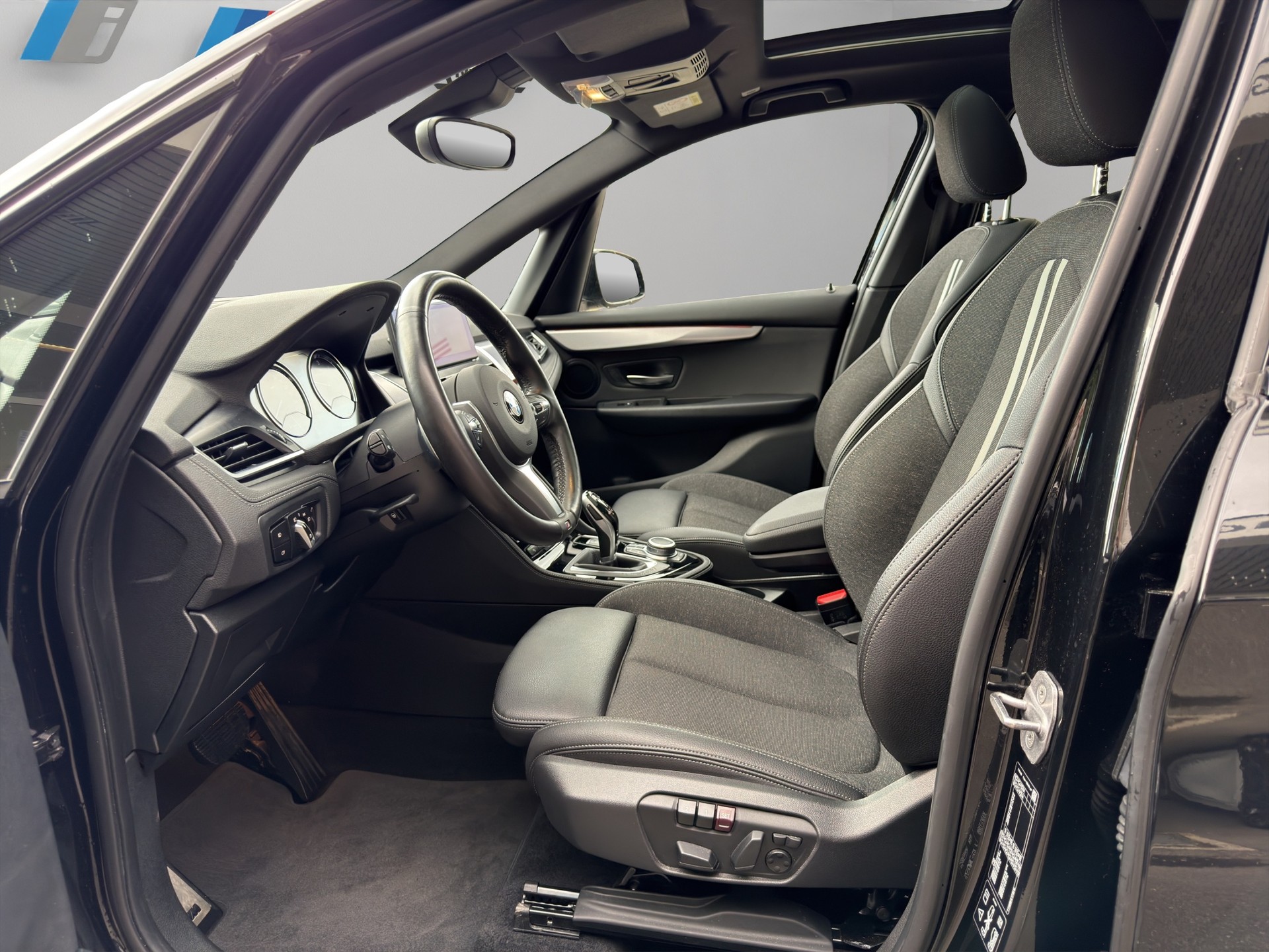 BMW 218d xDrive Active Tourer Steptronic M Sport-image-15
