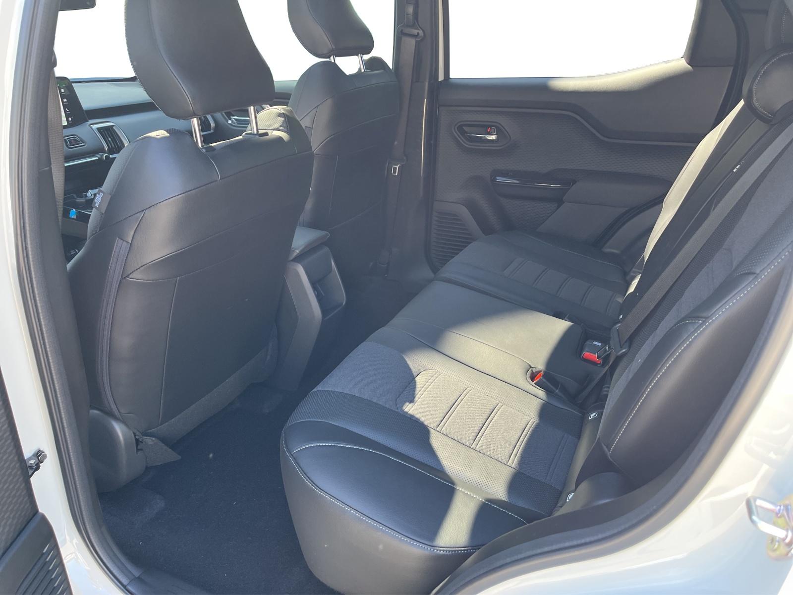 TOYOTA Urban Cruiser Premium AWD-image-10
