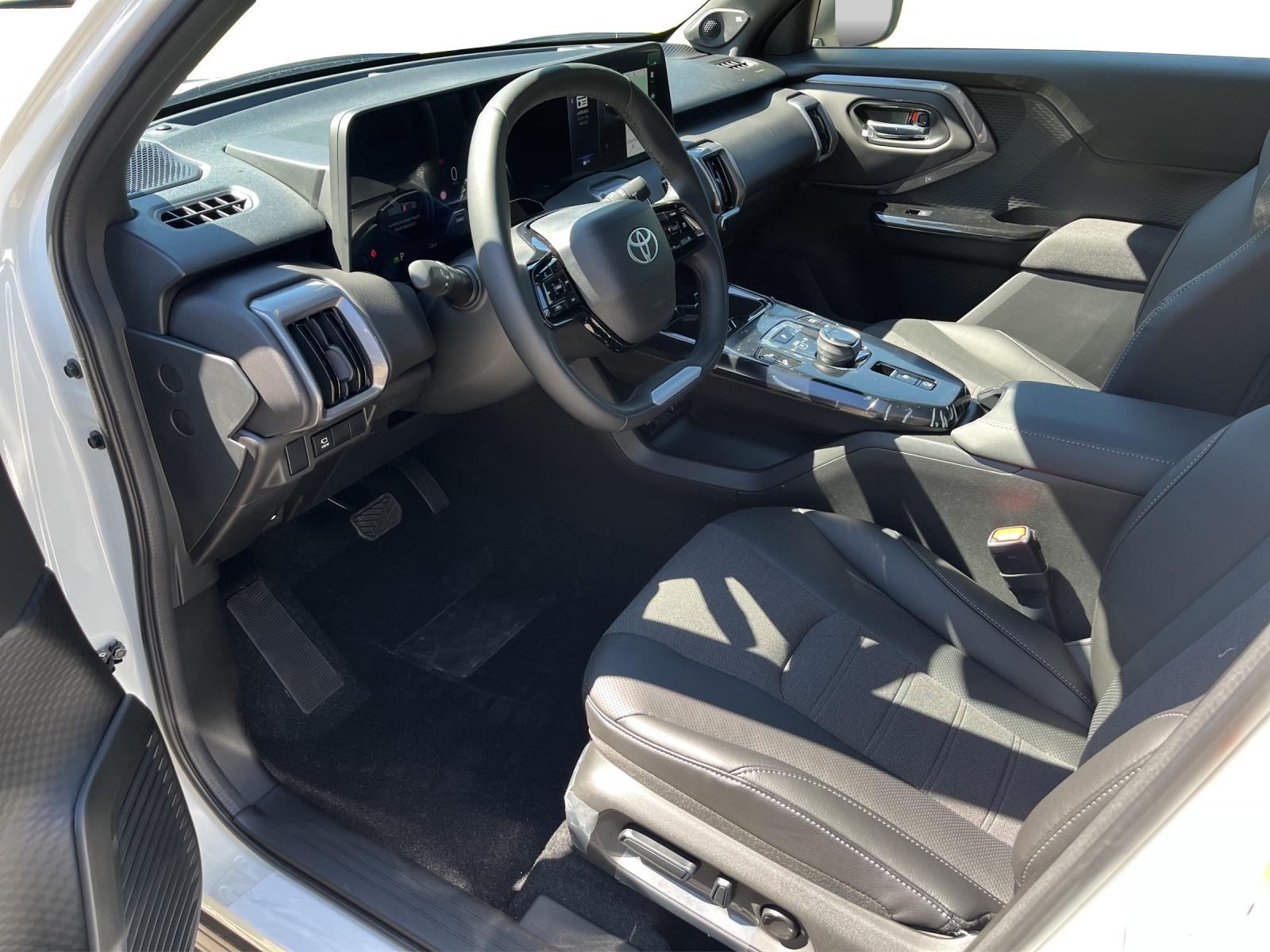 TOYOTA Urban Cruiser Premium AWD-image-5