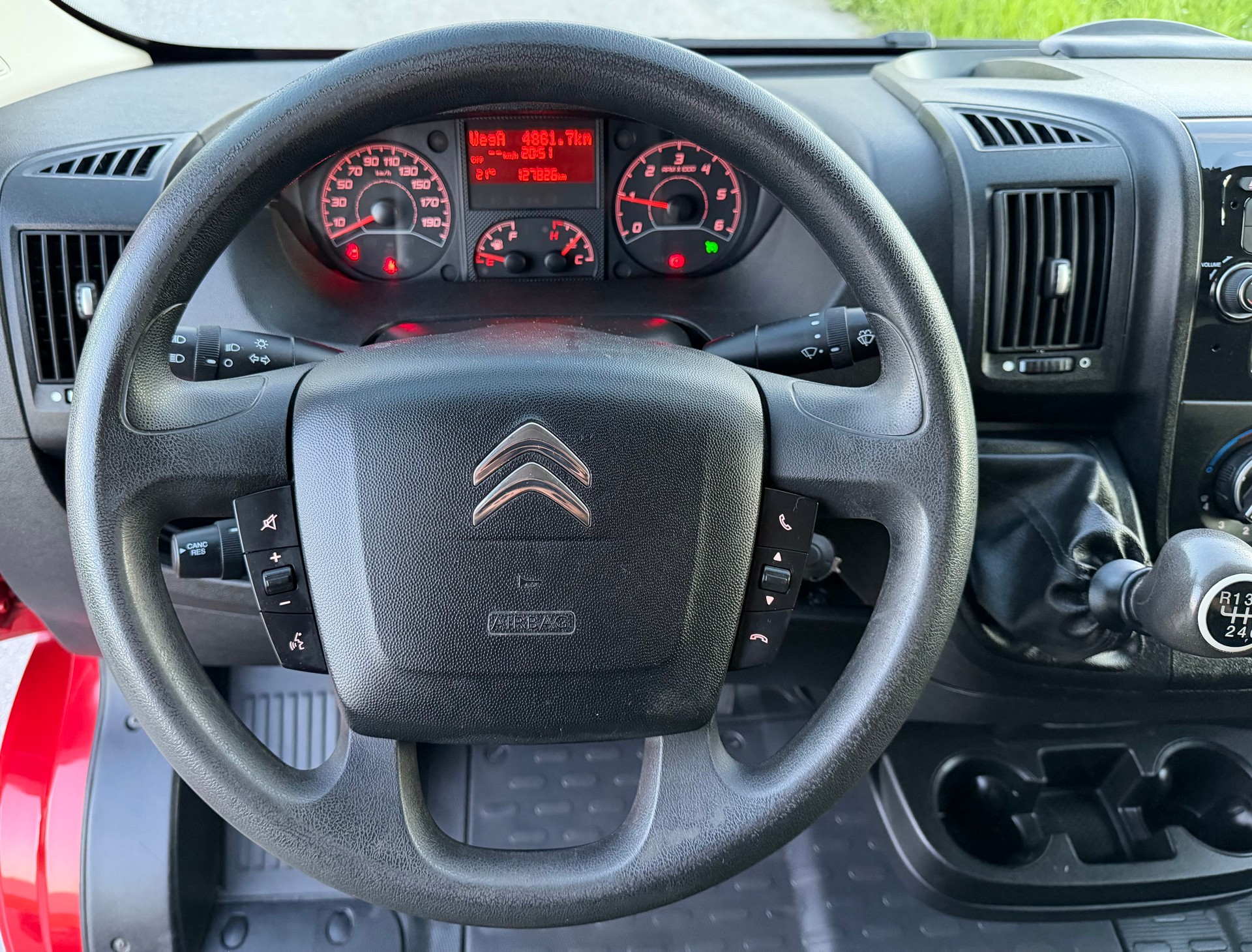 CITROEN Jumper 30 2.0 BlueHDi 130 Attraction L1H2-image-12