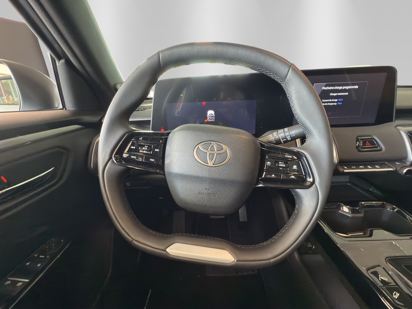TOYOTA Urban Cruiser Premium AWD-image-11