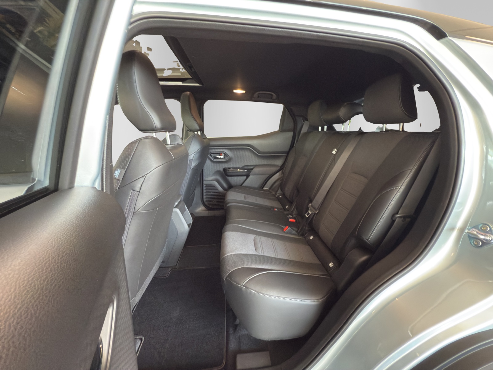 TOYOTA Urban Cruiser Premium AWD-image-9