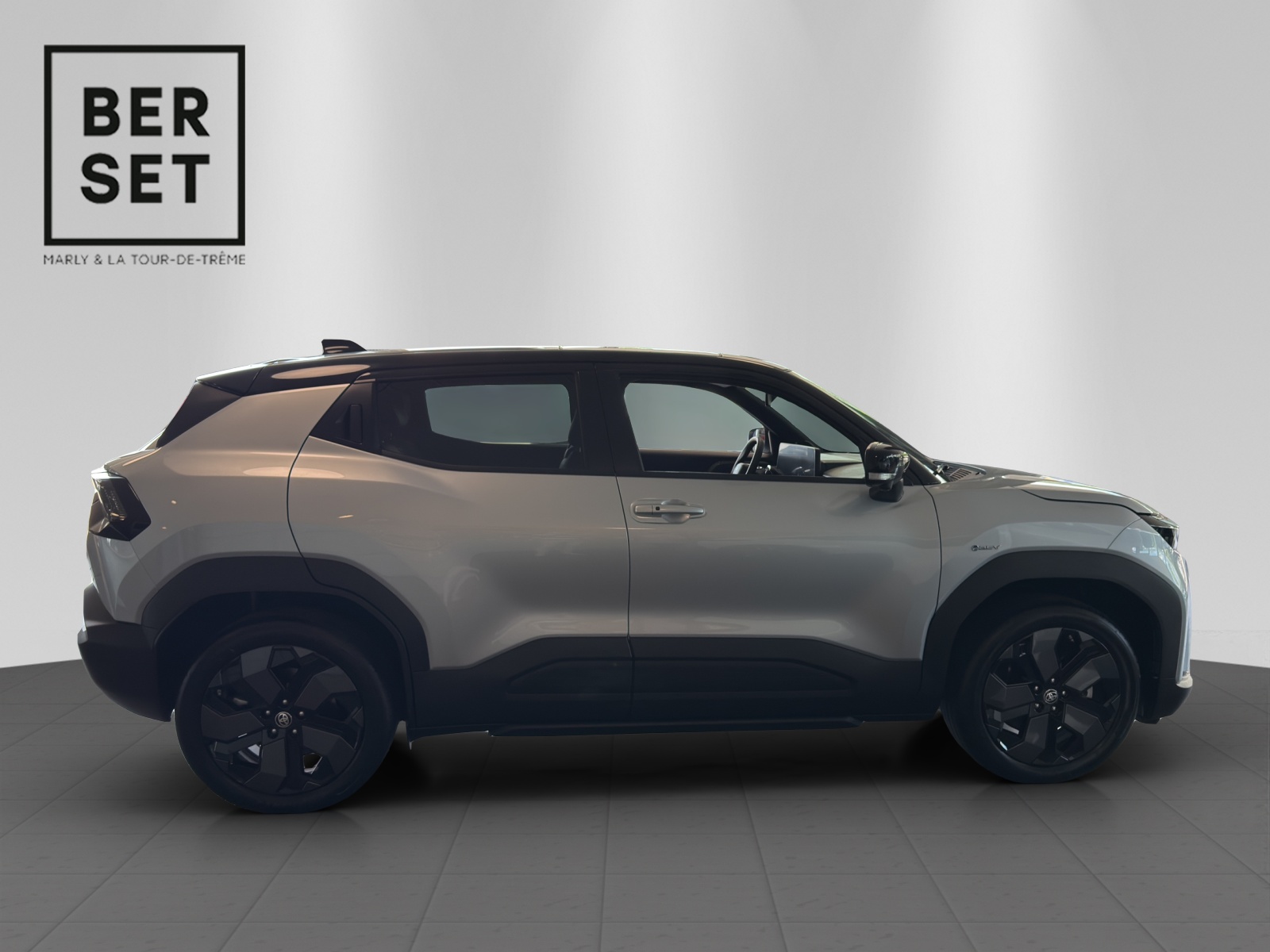 TOYOTA Urban Cruiser Premium AWD-image-5