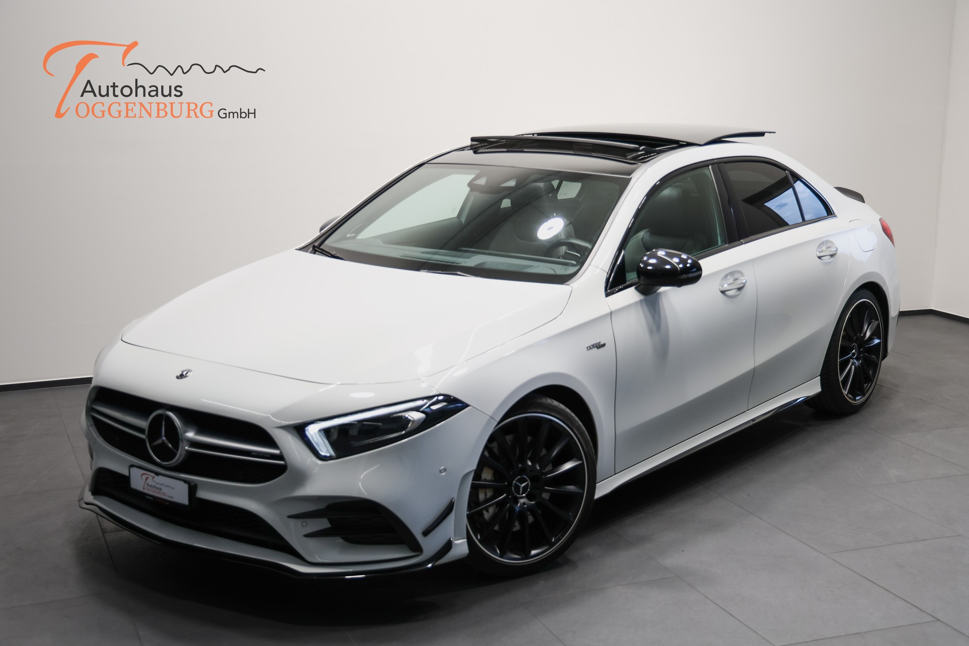 MERCEDES-BENZ A 35 AMG 4Matic Limousine Speedshift *CH-Fahrzeug*Sedan*-showroom-element-1