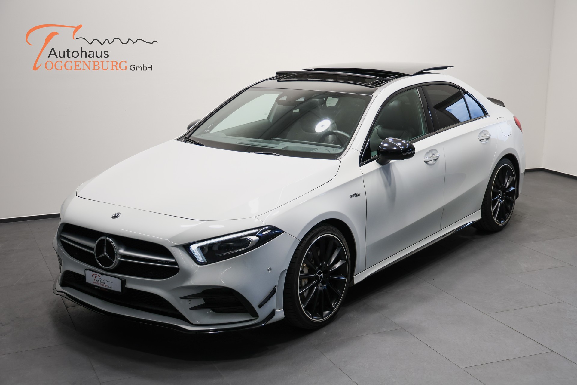 MERCEDES-BENZ A 35 AMG 4Matic Limousine Speedshift *CH-Fahrzeug*Sedan*-showroom-element-3