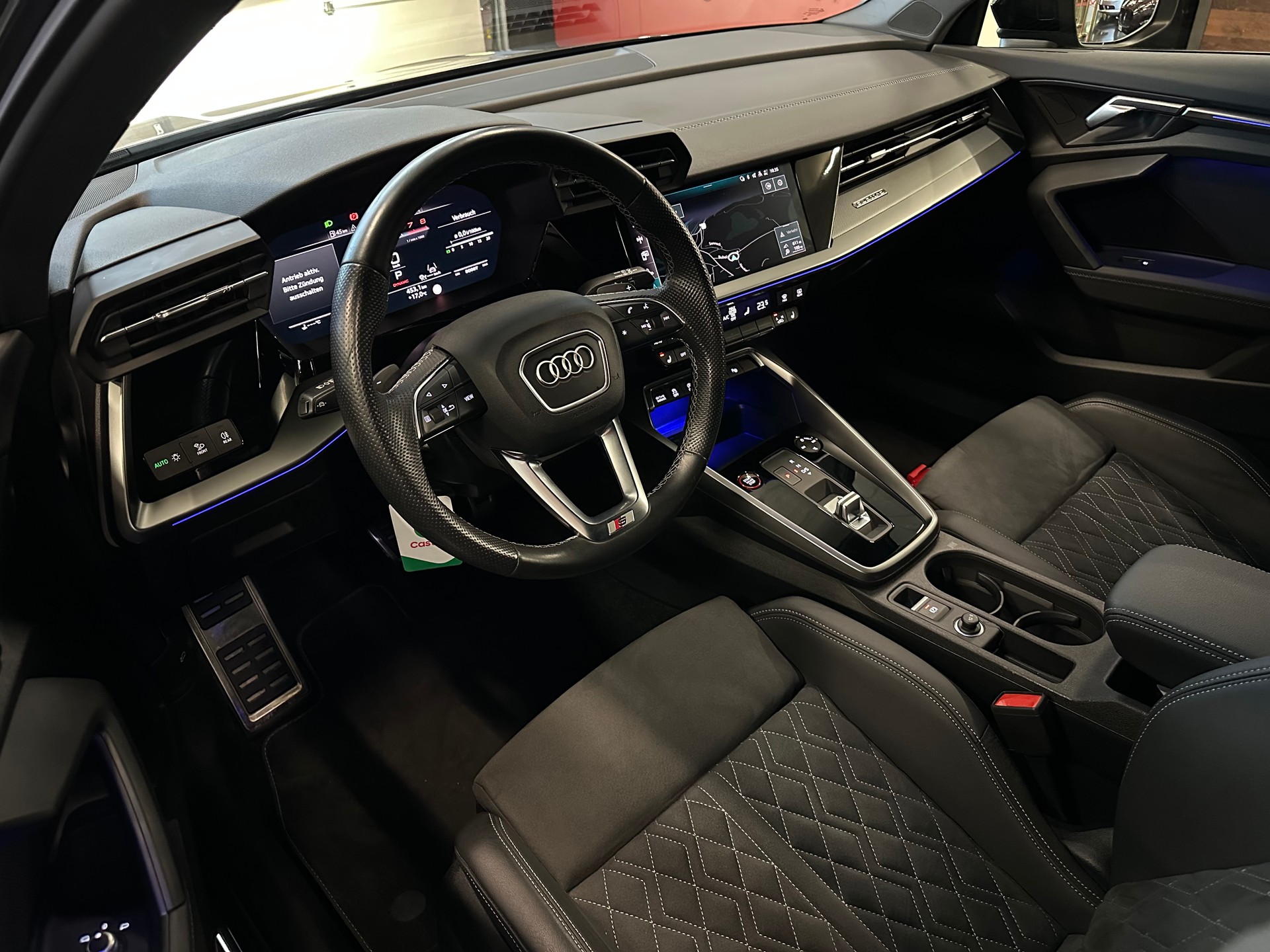 AUDI S3 Sportback 2.0 TFSI quattro S-tronic-image-8