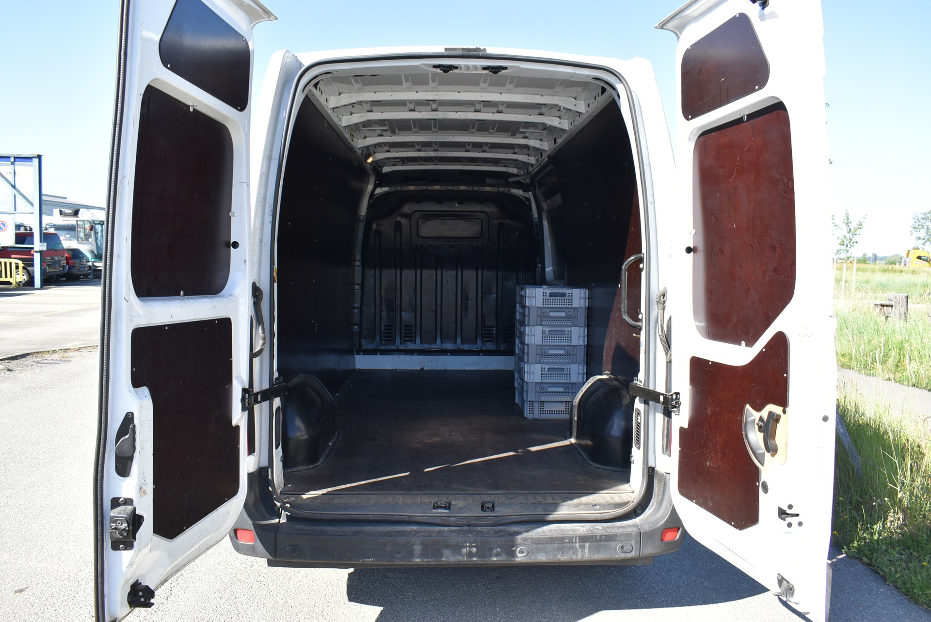 RENAULT Master T33 2.3 Blue dCi 135 L2H2-image-10