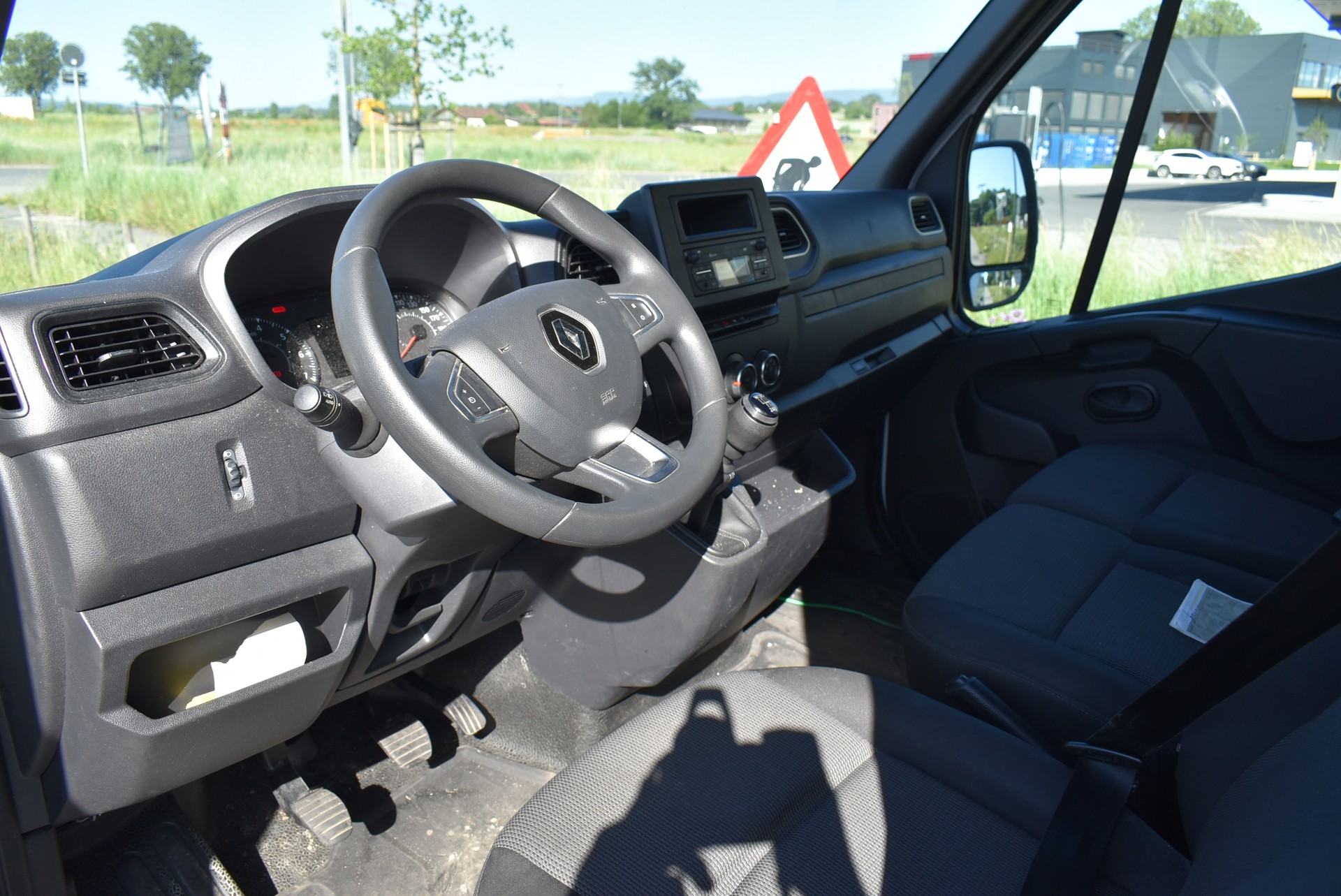 RENAULT Master T33 2.3 Blue dCi 135 L2H2-image-14