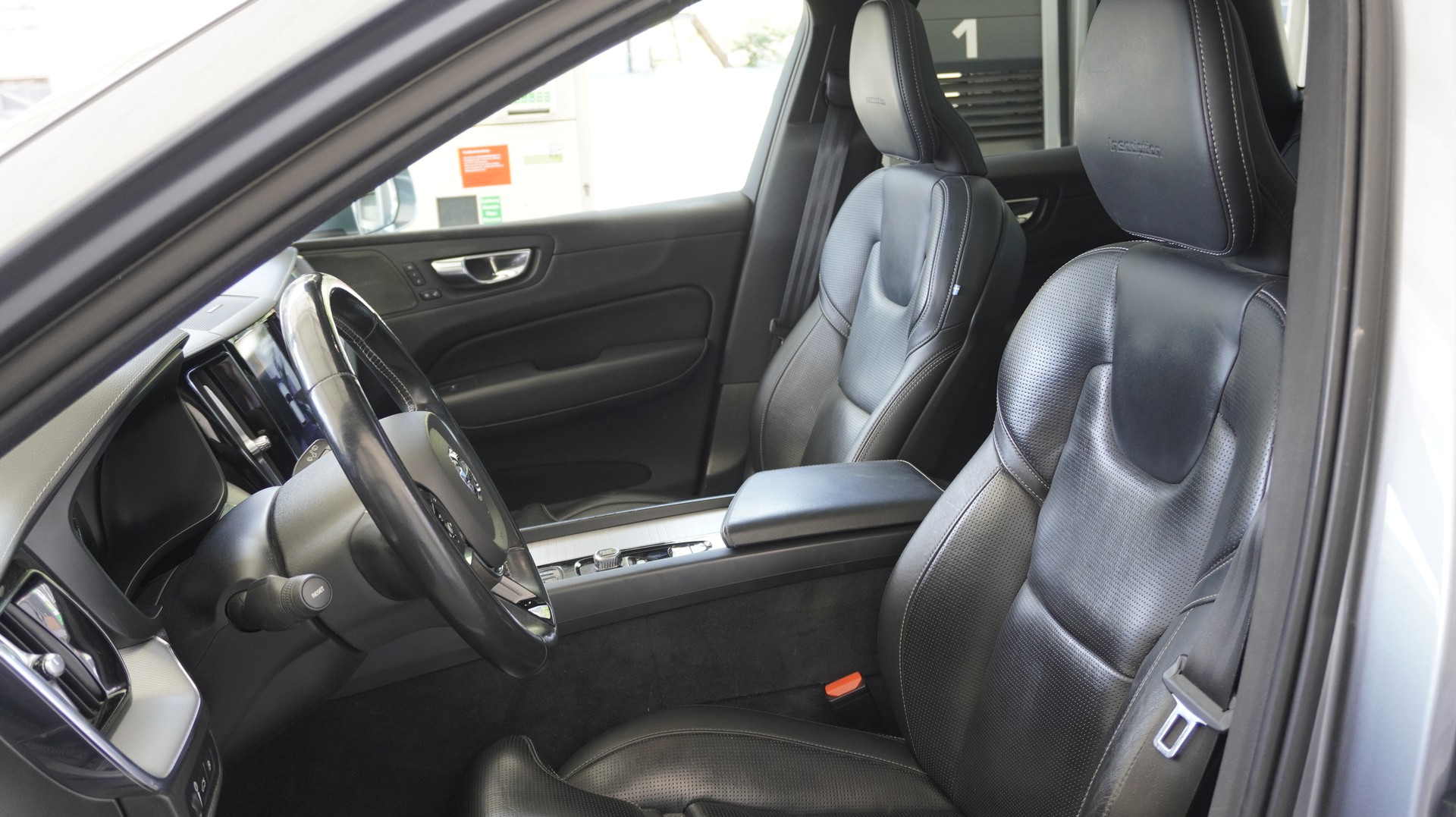 VOLVO XC60 T8 eAWD Inscription Geartronic-showroom-element-3