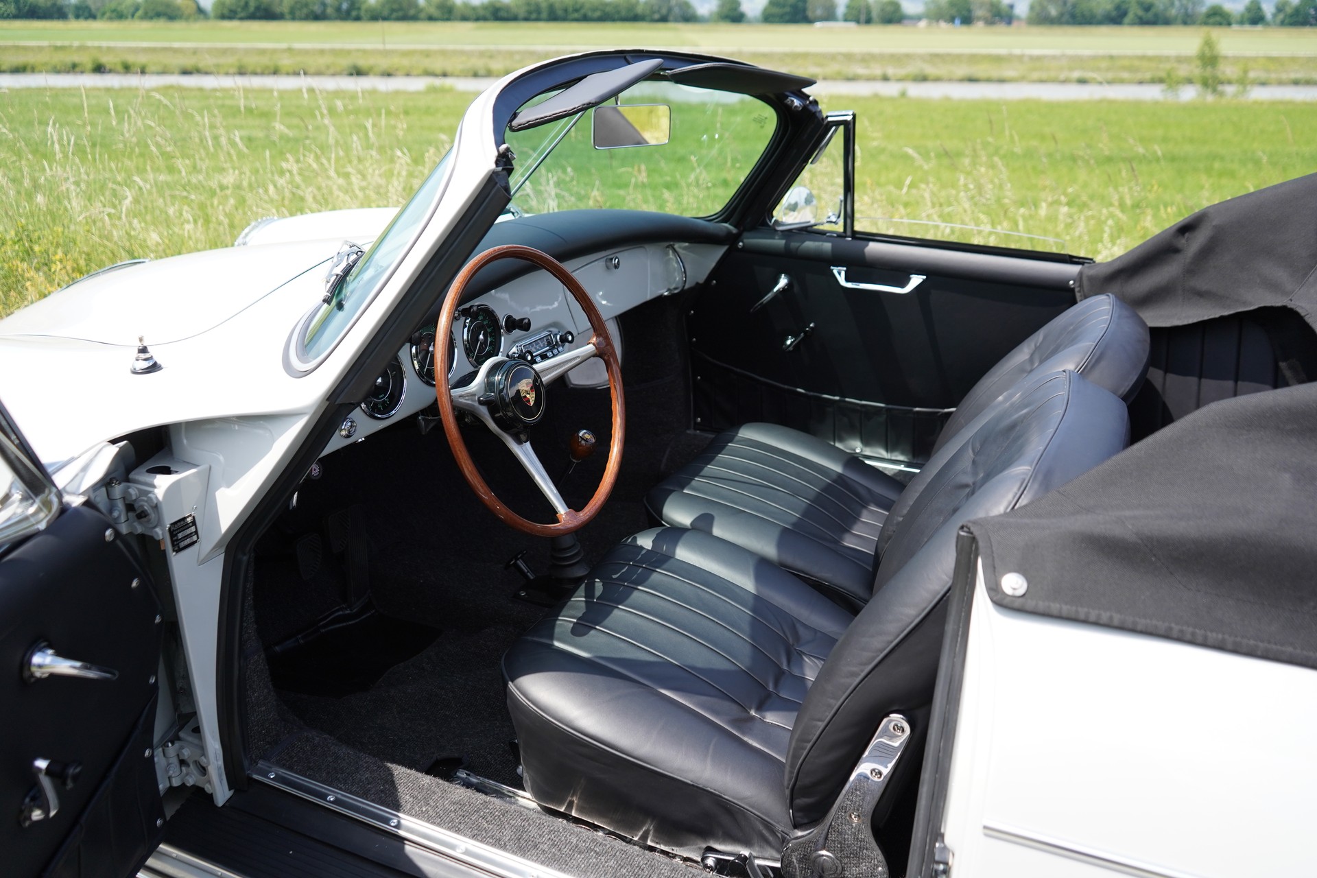 PORSCHE 356-image-23