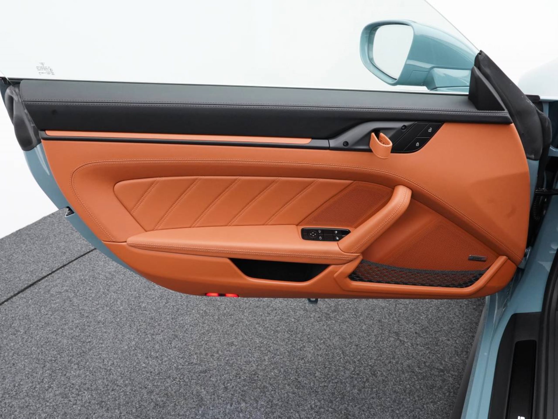PORSCHE 911 S/T-image-19