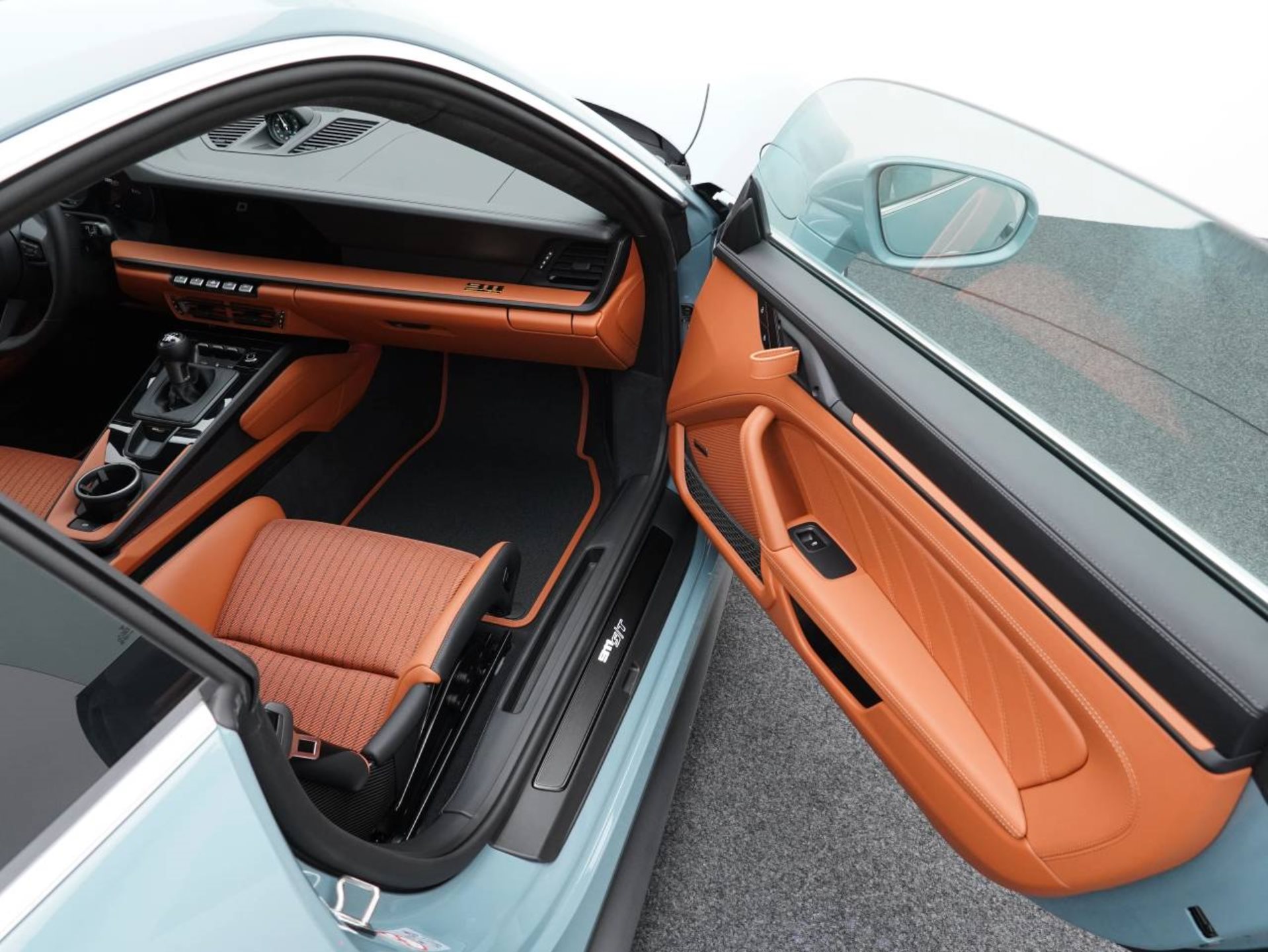 PORSCHE 911 S/T-image-22