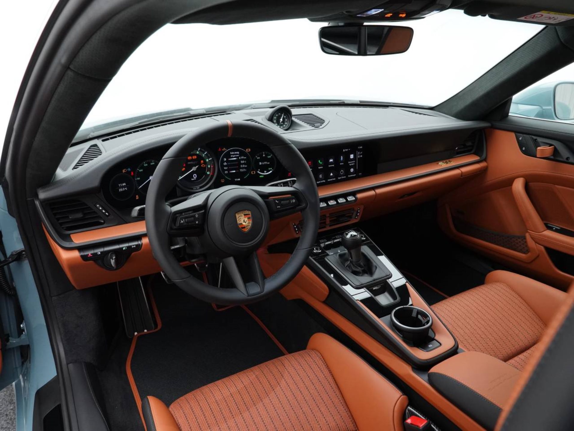 PORSCHE 911 S/T-image-14
