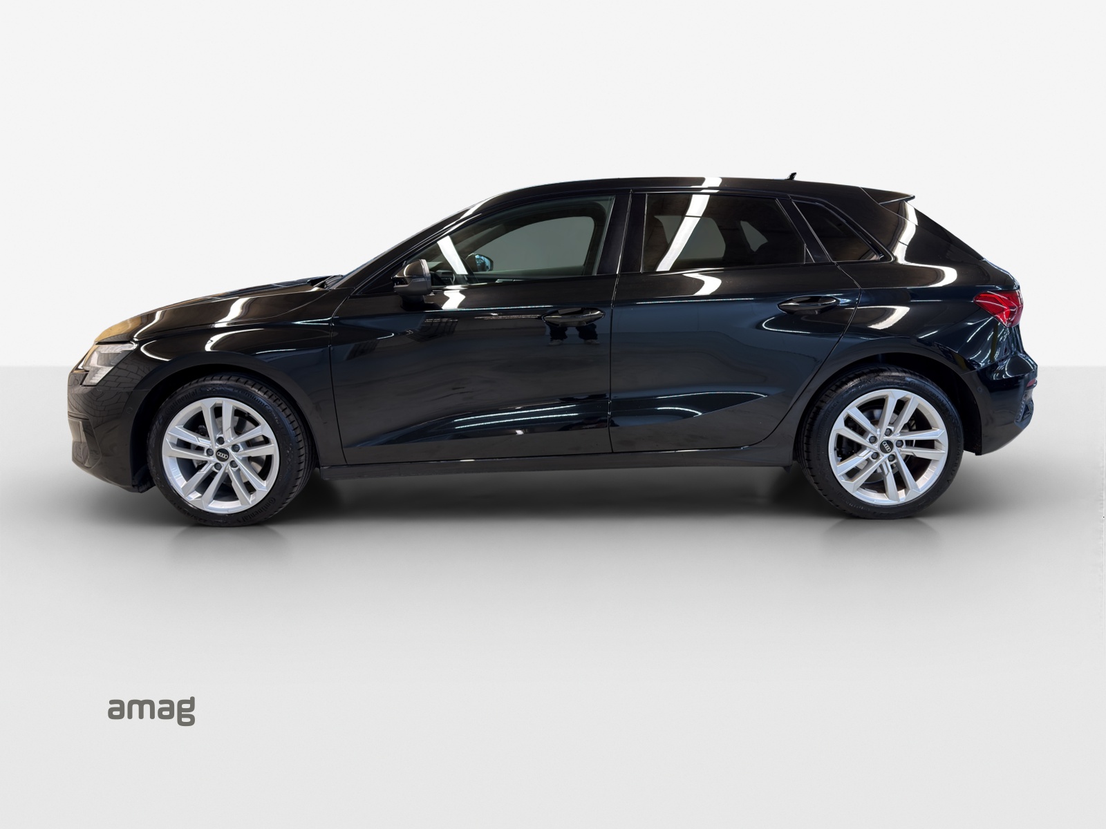 AUDI A3 Sportback 35 TFSI advanced Attraction S-tronic-showroom-element-1