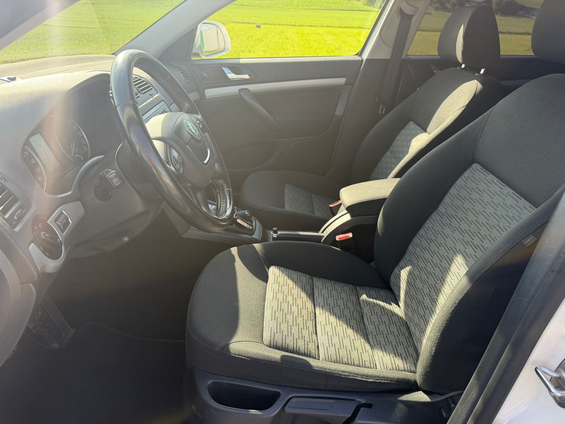 SKODA Octavia Combi 1.6 TDI Greenline-image-8