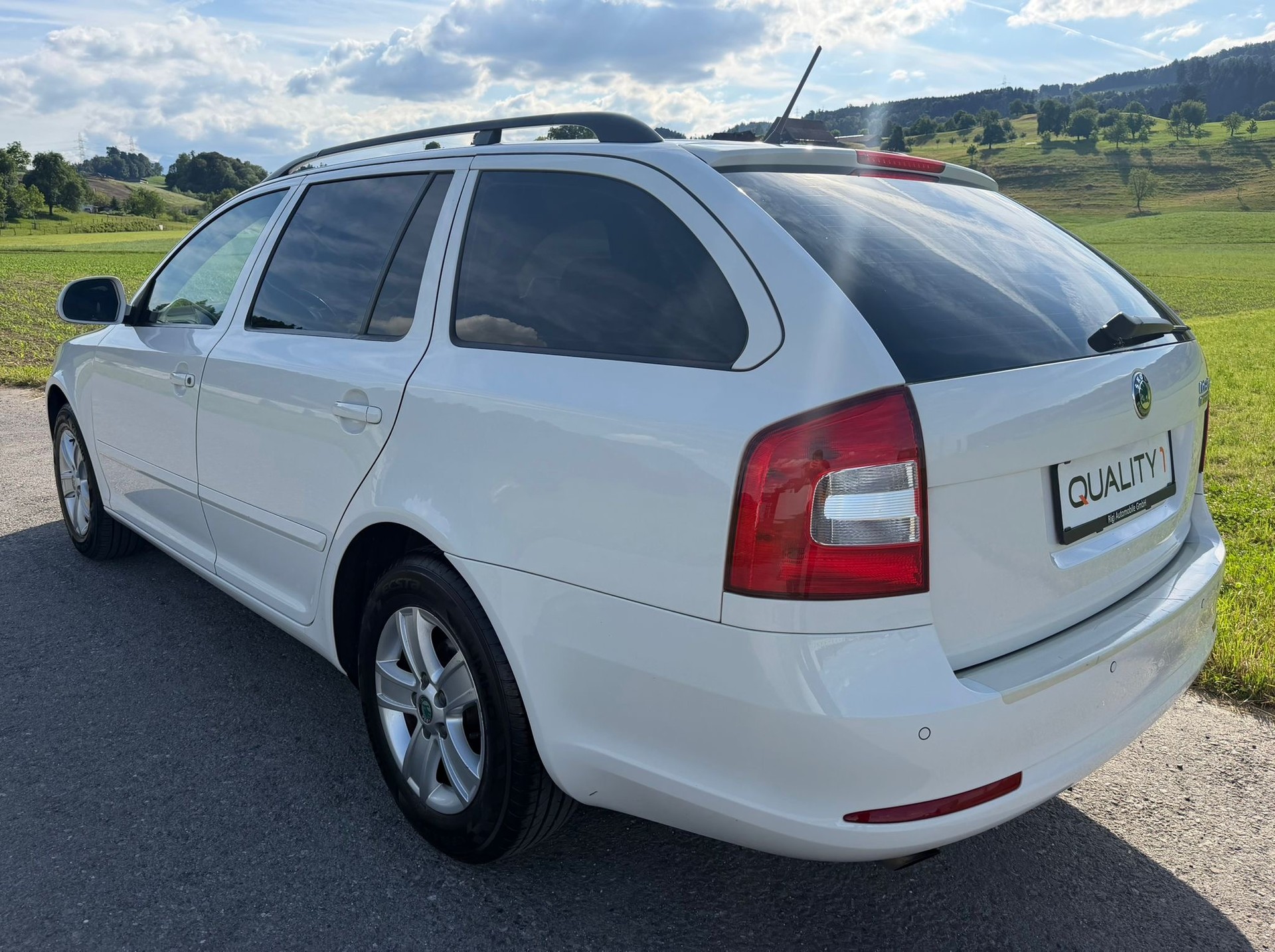 SKODA Octavia Combi 1.6 TDI Greenline-image-3