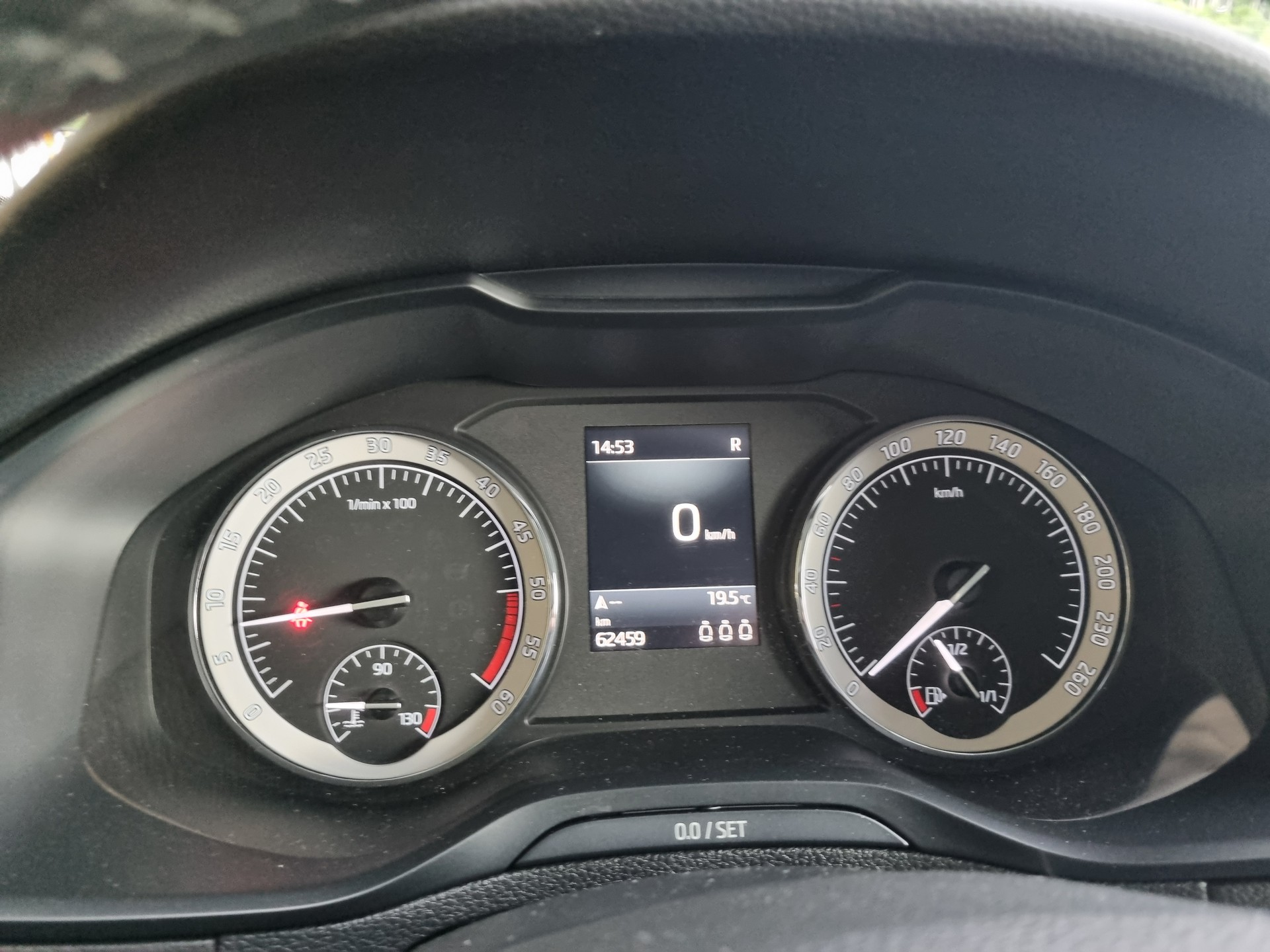 SKODA Karoq 1.6 TDI CR Smile-image-12