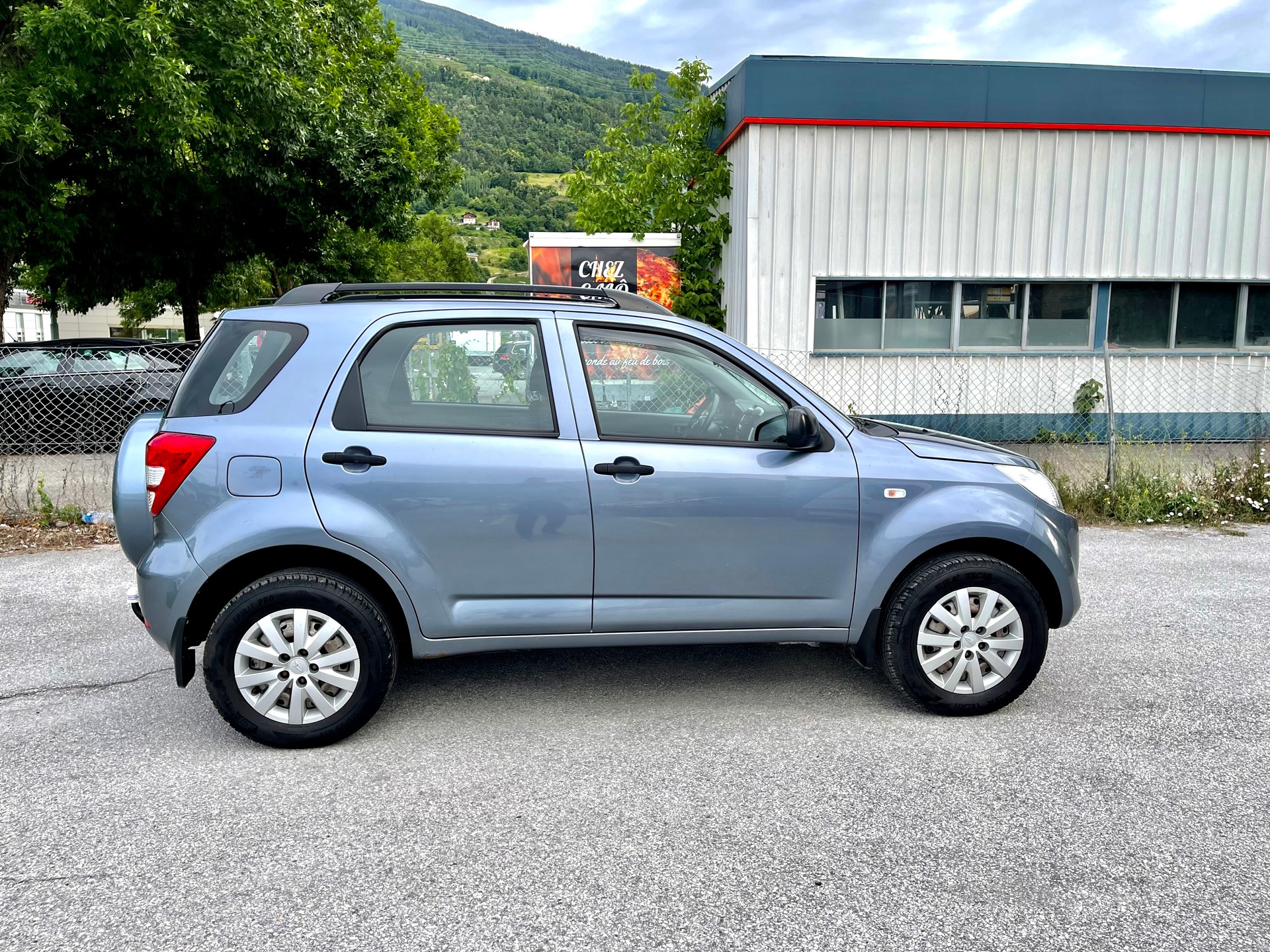 DAIHATSU Terios 1.5 16V SX Edition 100th Anniversary 4WD-image-8
